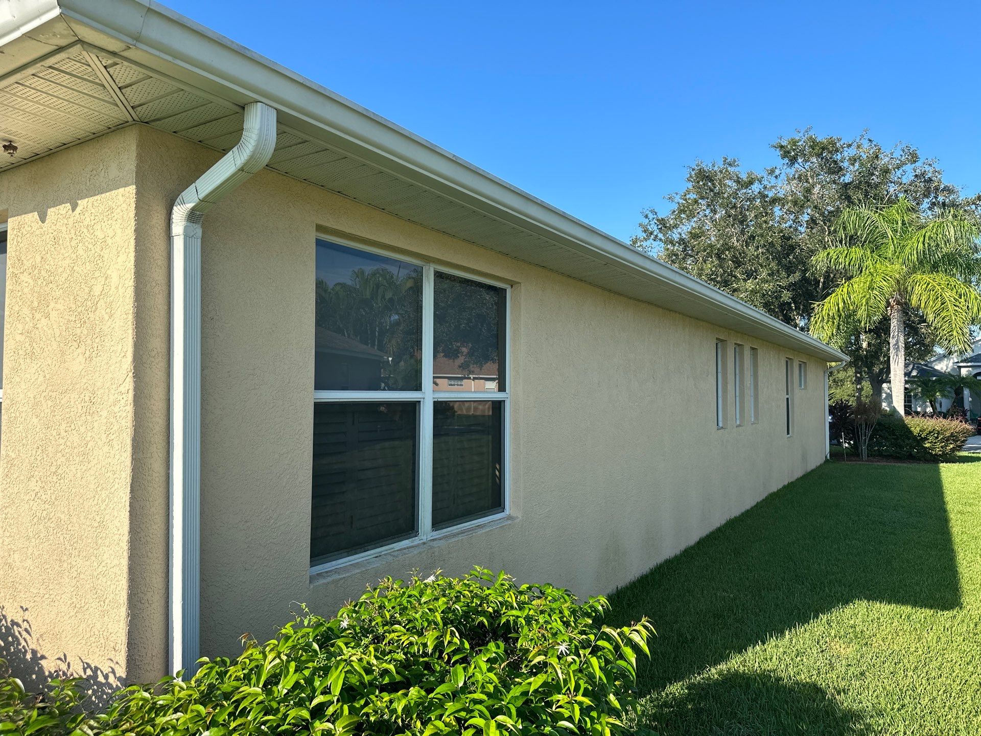 House Wash, Paver Patio Cleaning & Driveway Cleaning in Waterford – Palmetto, FL by Sunshine AquaWash