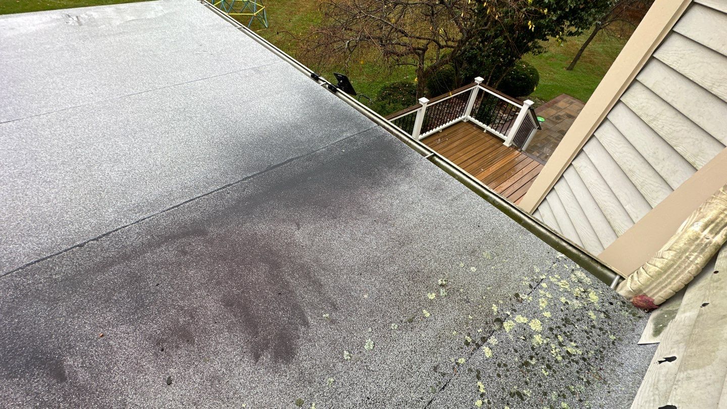 Herndon: CertainTeed Landmark Pro Designer Shingles in Max Def Driftwood by RM Banning, Inc.