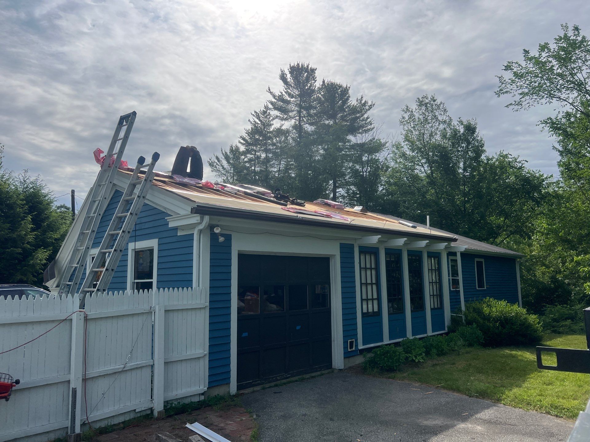 Brookline, NH – Owens Corning Asphalt Shingle Roof Replacement by Tall pine roofing