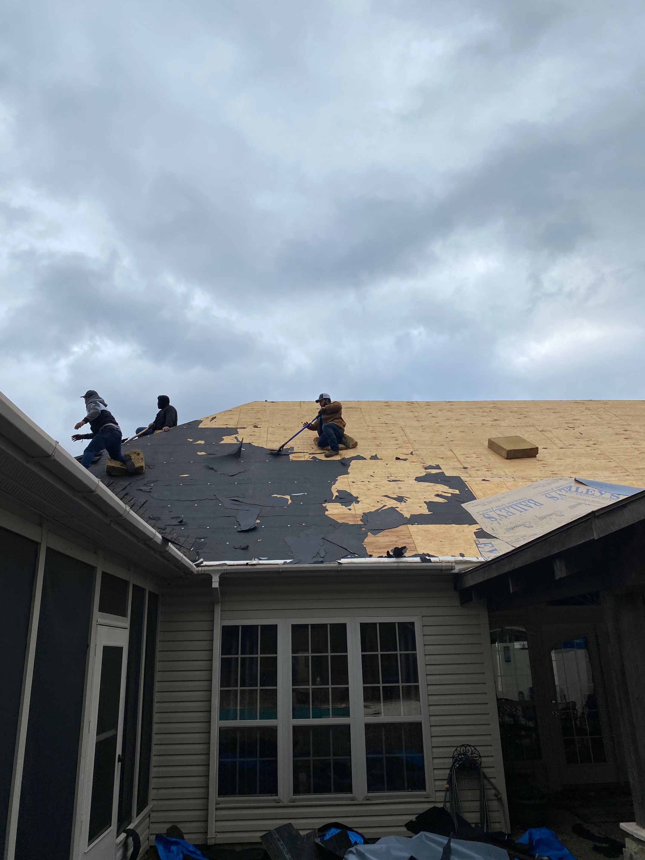 Residential Roofing Repair using Malarkey Vista: Weathered Wood  by Hostetler Roofing