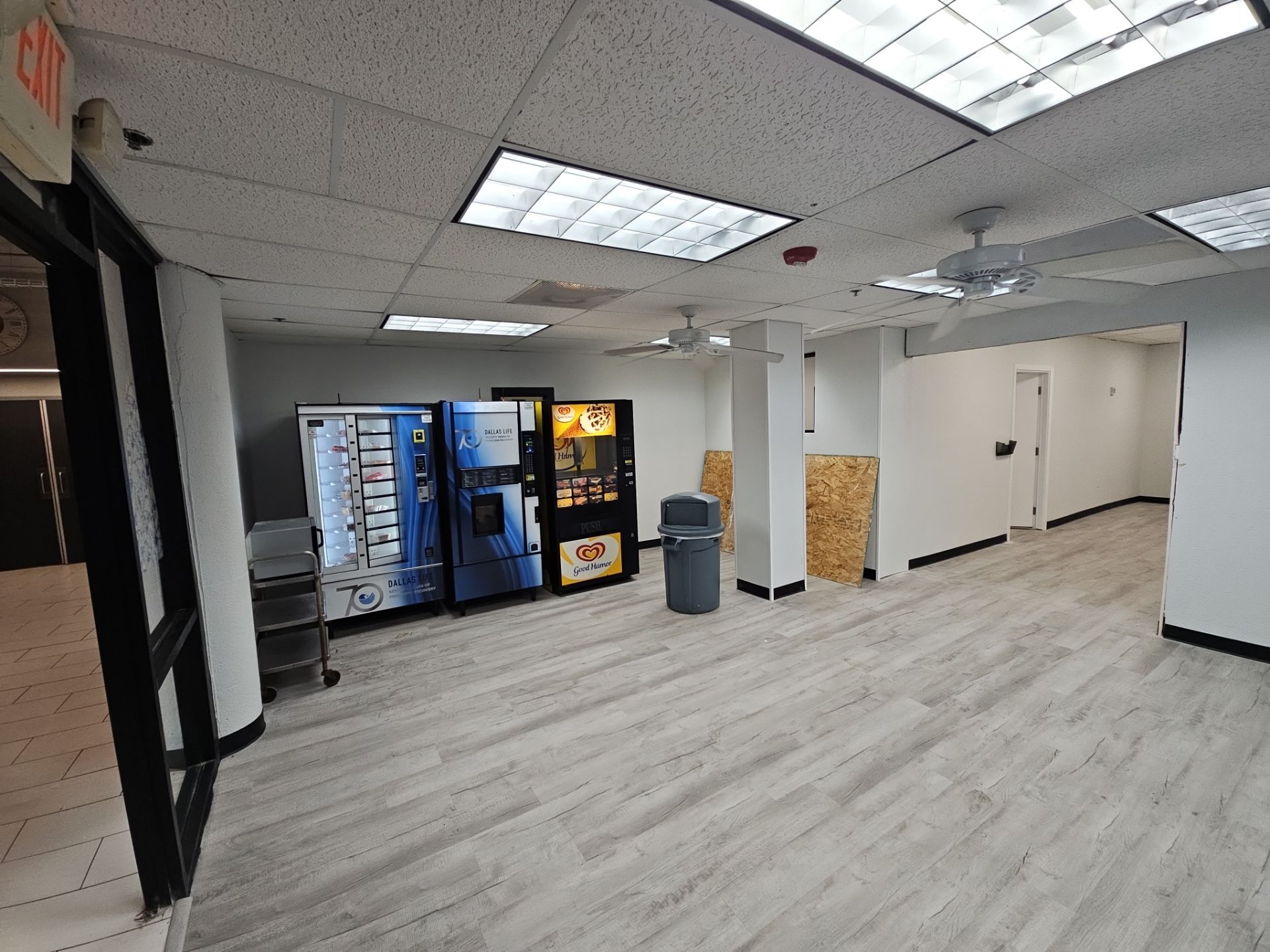 C-Store renovation at Dallas Life by EL-GC LLC 