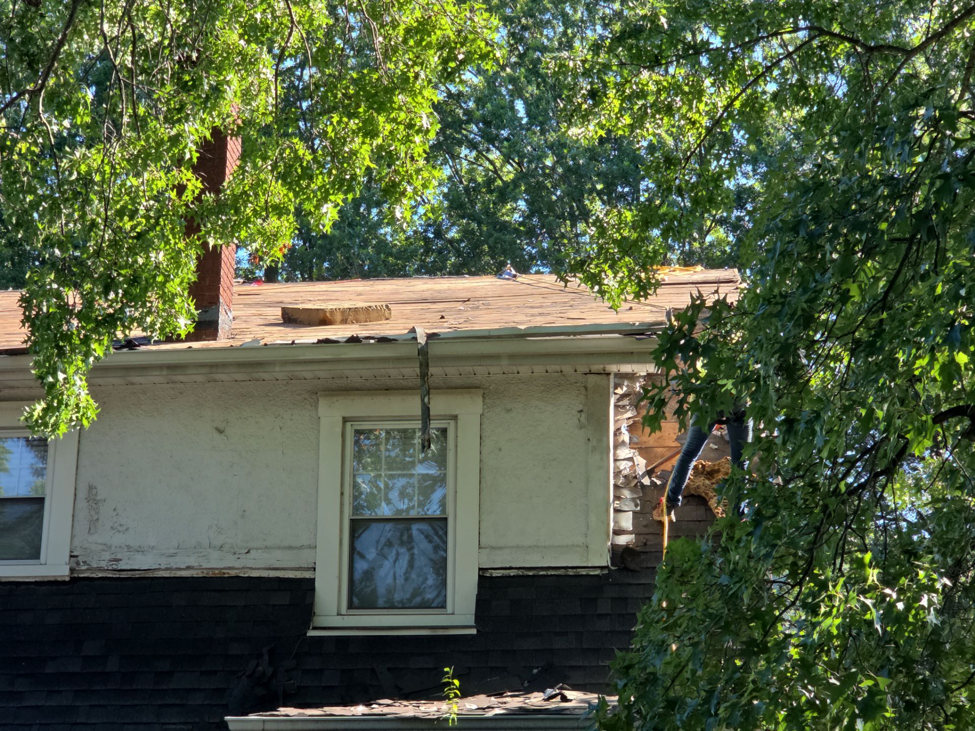 Charleston WV IKO Dynasty Roof Replacement – Premium Asphalt Shingles & Expert Installation by Mr. Roofer