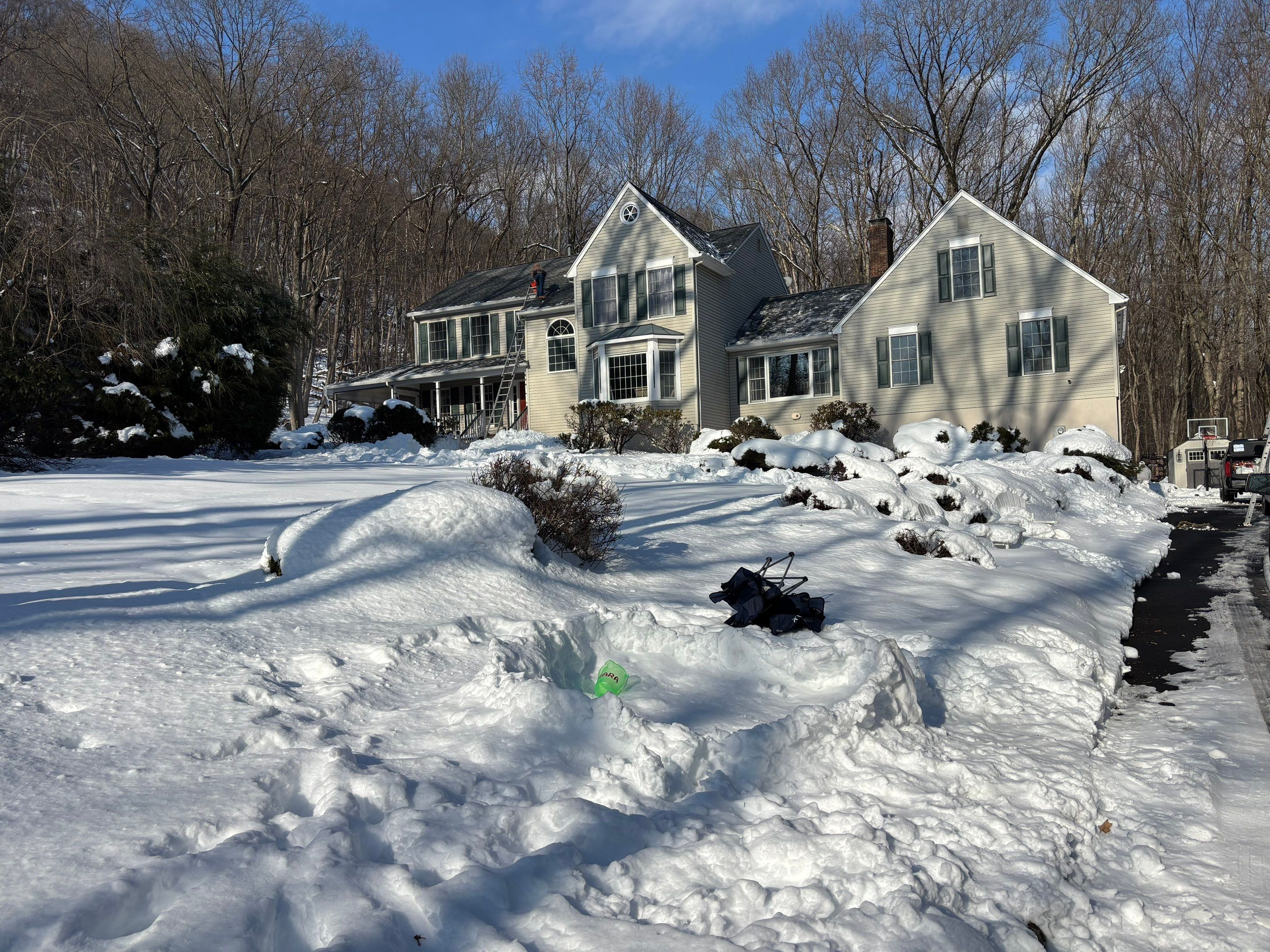 āļø Professional Roof Snow Removal ā Winter Maintenance by Maven Roofing & Exteriors LLC