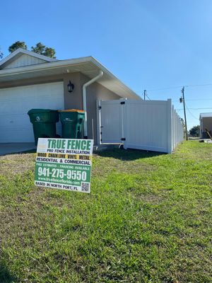Vinyl Fence in South Gulf Cove