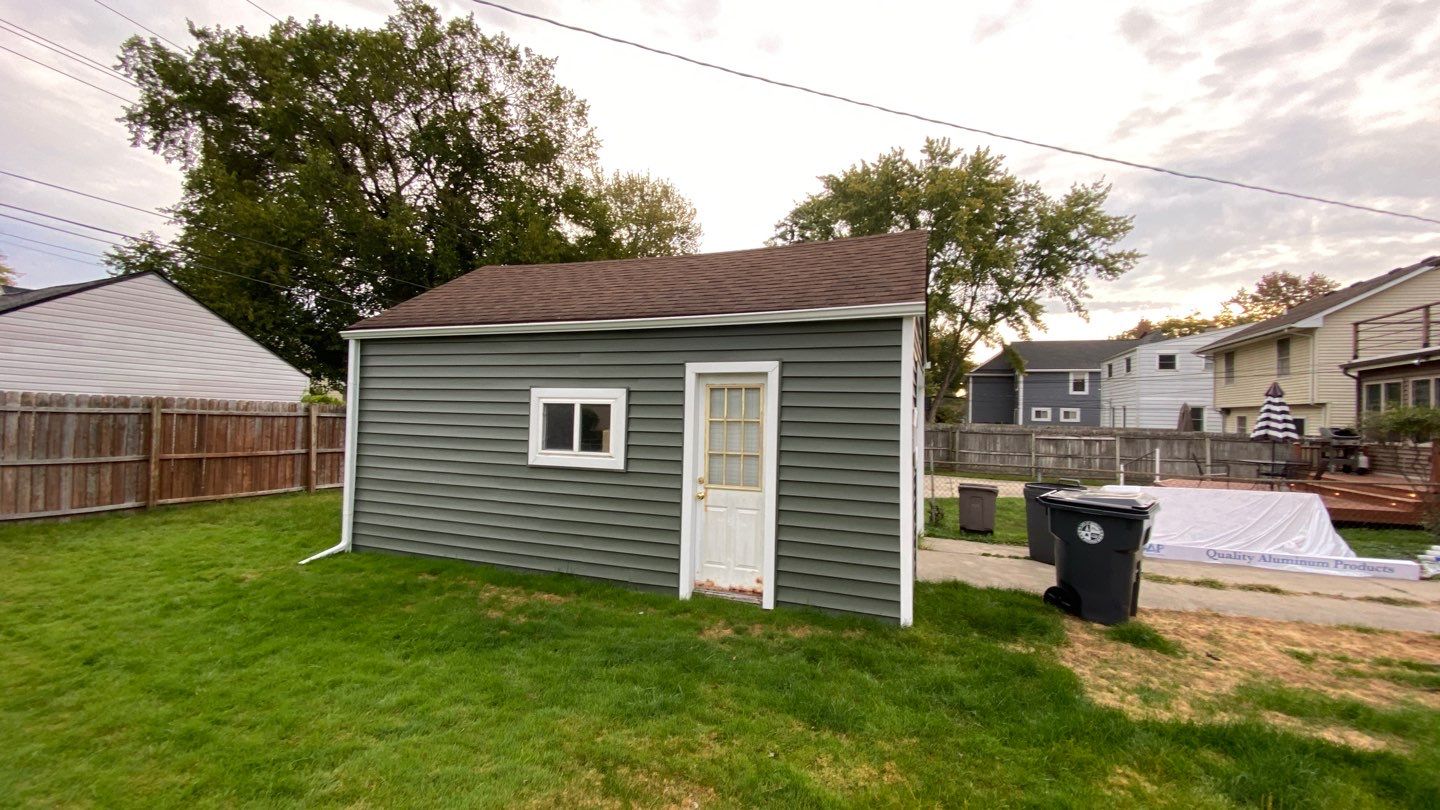 Siding Replacement using CertainTeed Restoration Classic D5 Forest Green by 180 Contractors