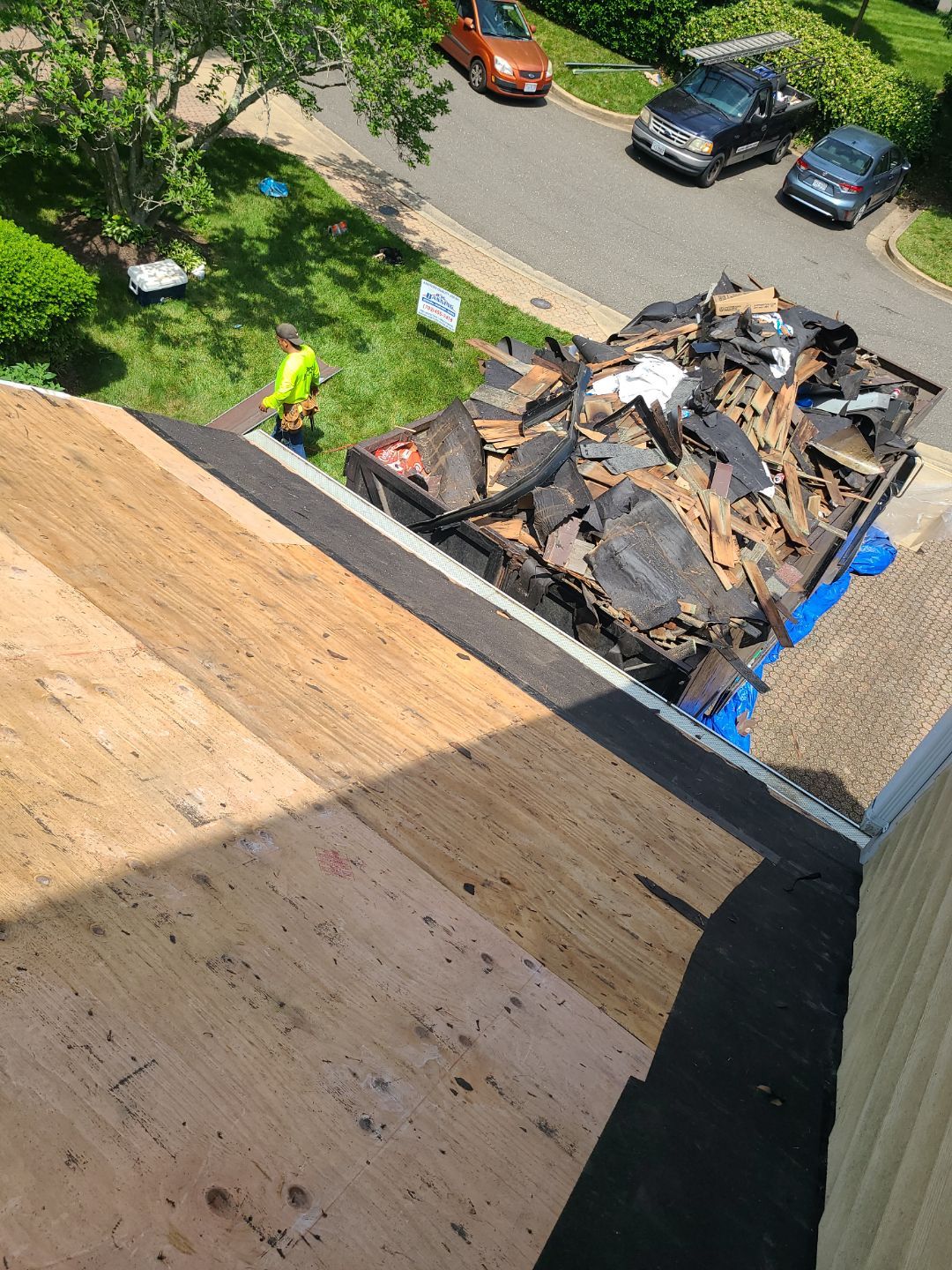 Arlington: CertainTeed Grand Manor Designer Shingles in Weathered Wood by RM Banning, Inc.