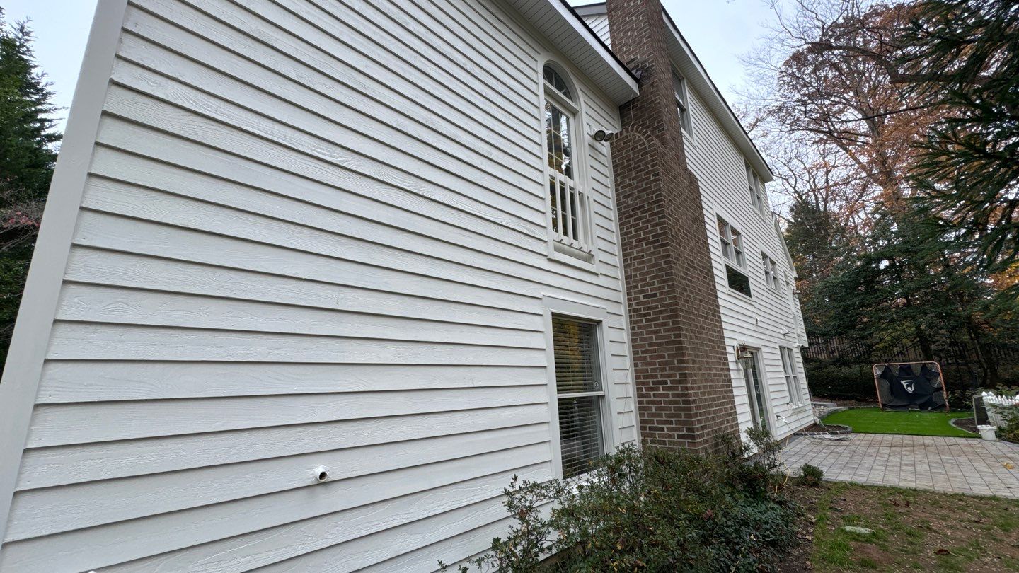 Arlington: Bevel Cedar Wood Siding Restoration by RM Banning, Inc.