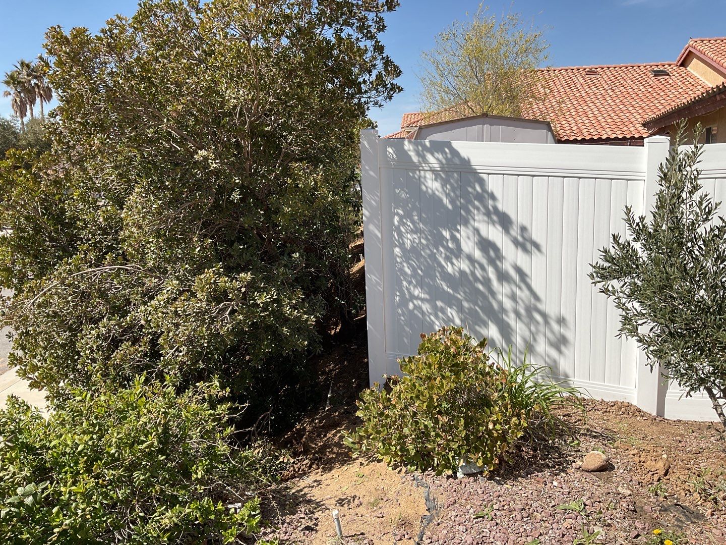 Fence installation using vinyl material by Fence Guys Inc. 