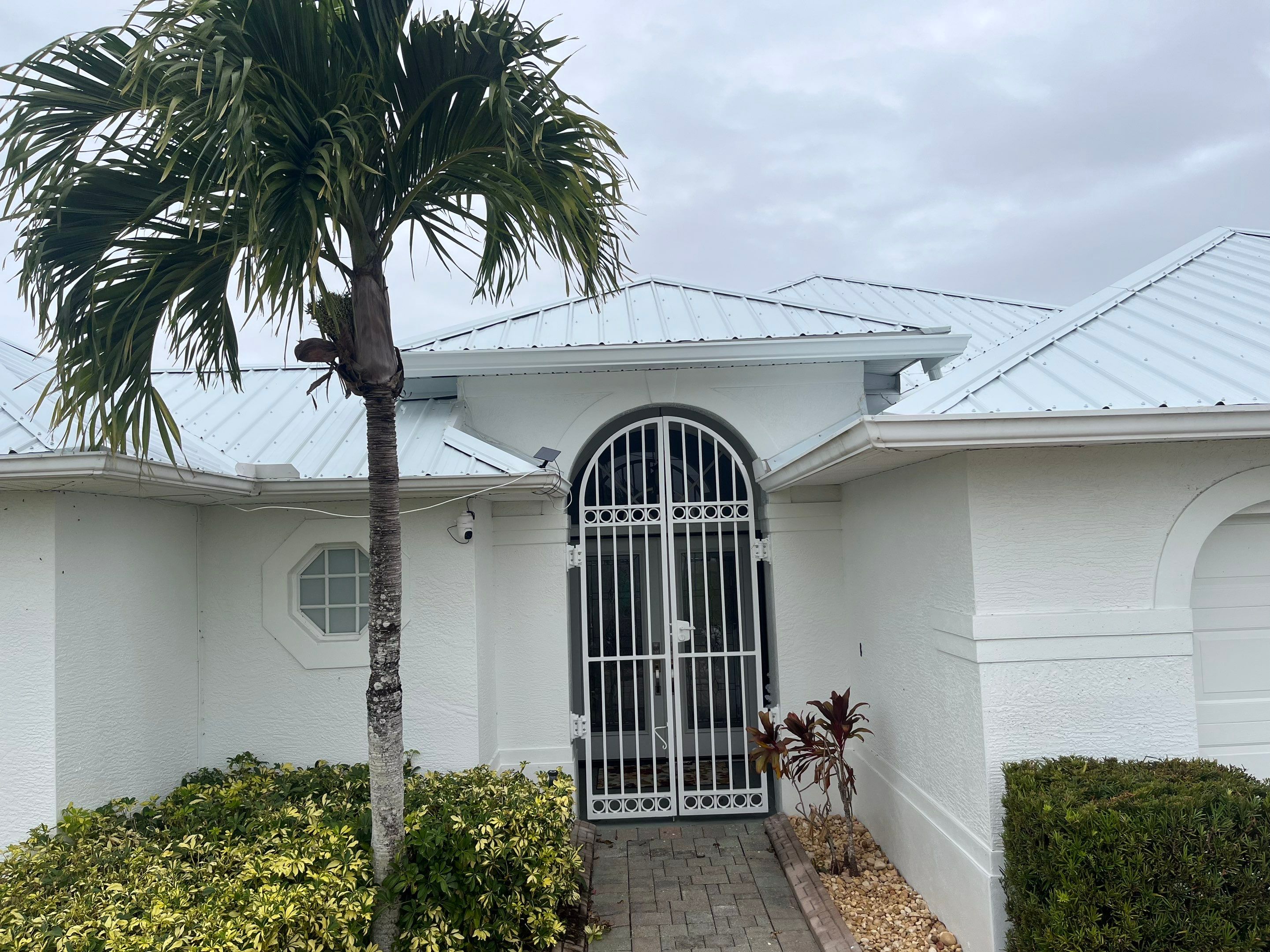 Seamless Aluminum Gutters in Cape Coral FL by Gutter Professors