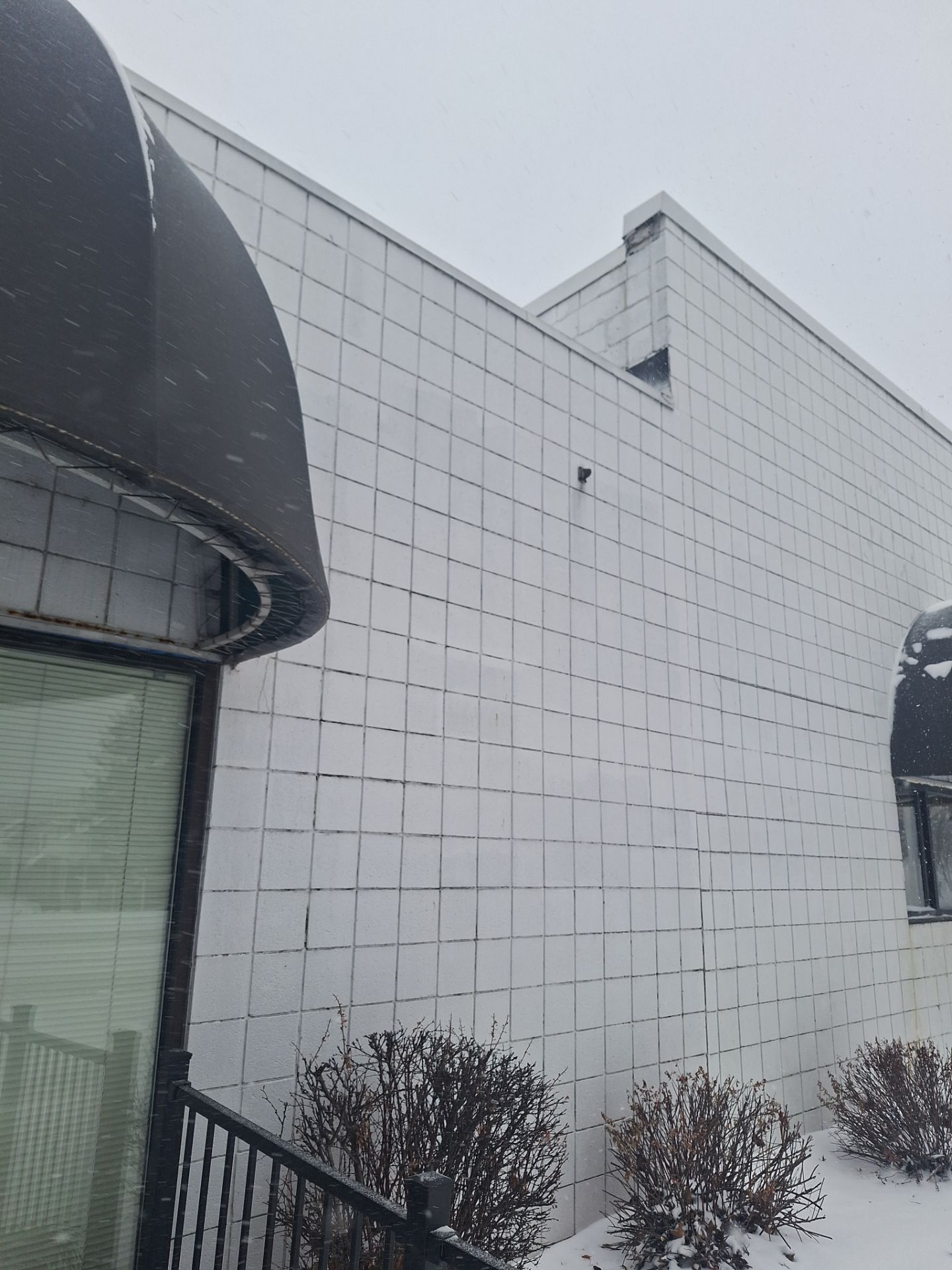 Exterior Cleaning & Maintenance | Pine St Cafe – Ferrysburg Michigan by Gordon Painting