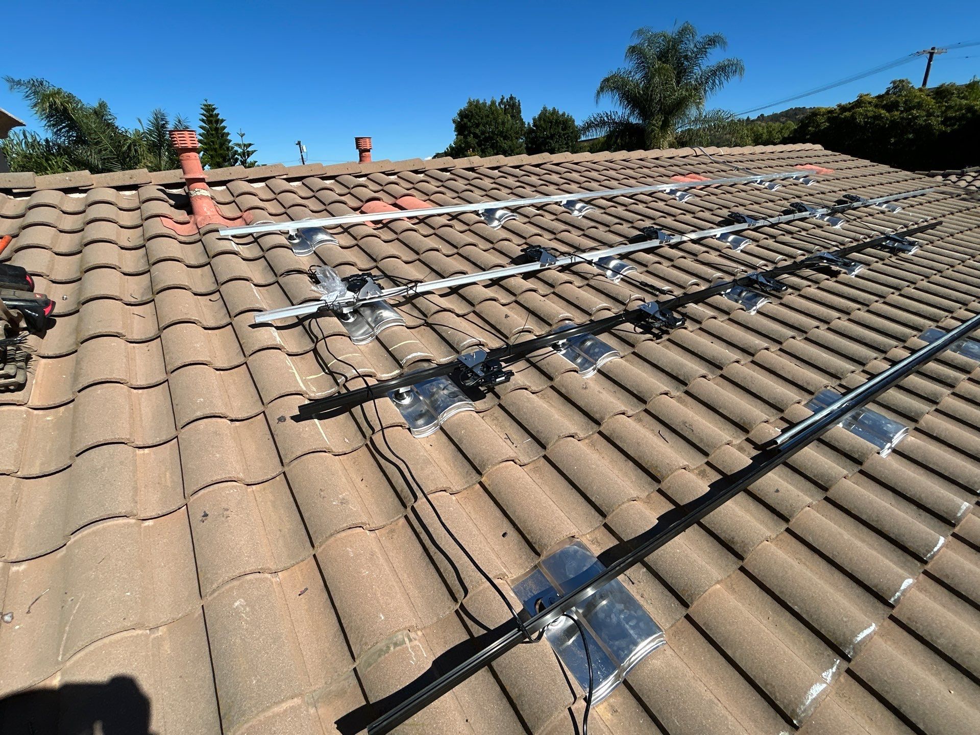 Seventeen Panel Solar Energy System in Los Angeles by AWS Solar