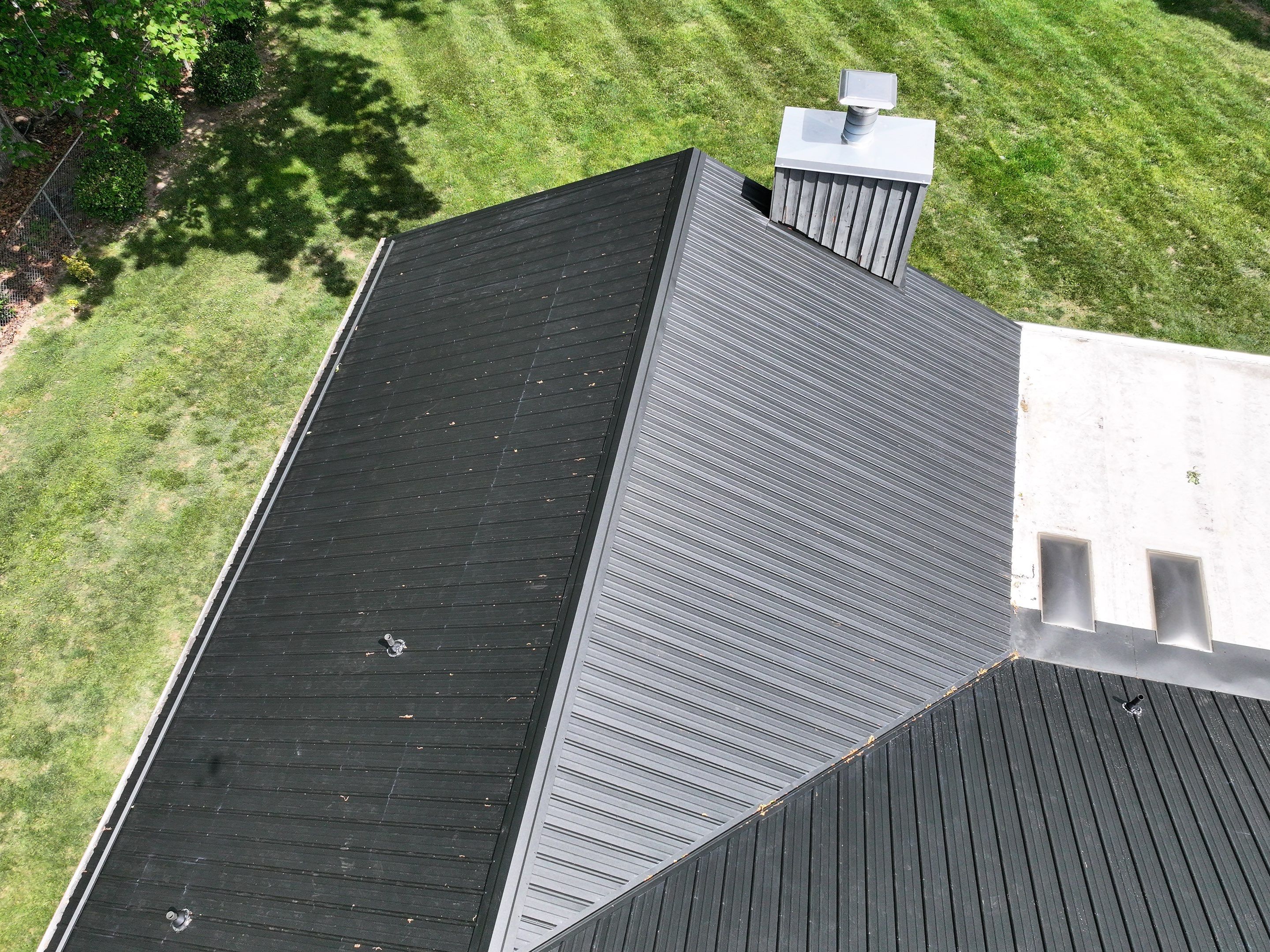 Miles Residence by Omnia Roofing