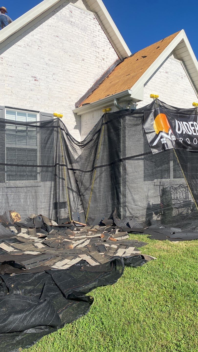 Residential Roofing Installation using Owens Corning Oakridge Roofing System by Undersun Roofing 