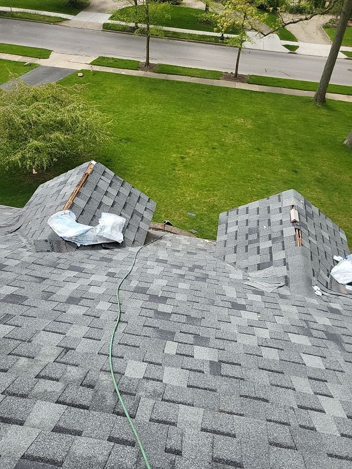 ATLAS PINNACLE COLOR: HEARTHSTONE DRIP EDGE: WHITE by Eagle Eye Roofing