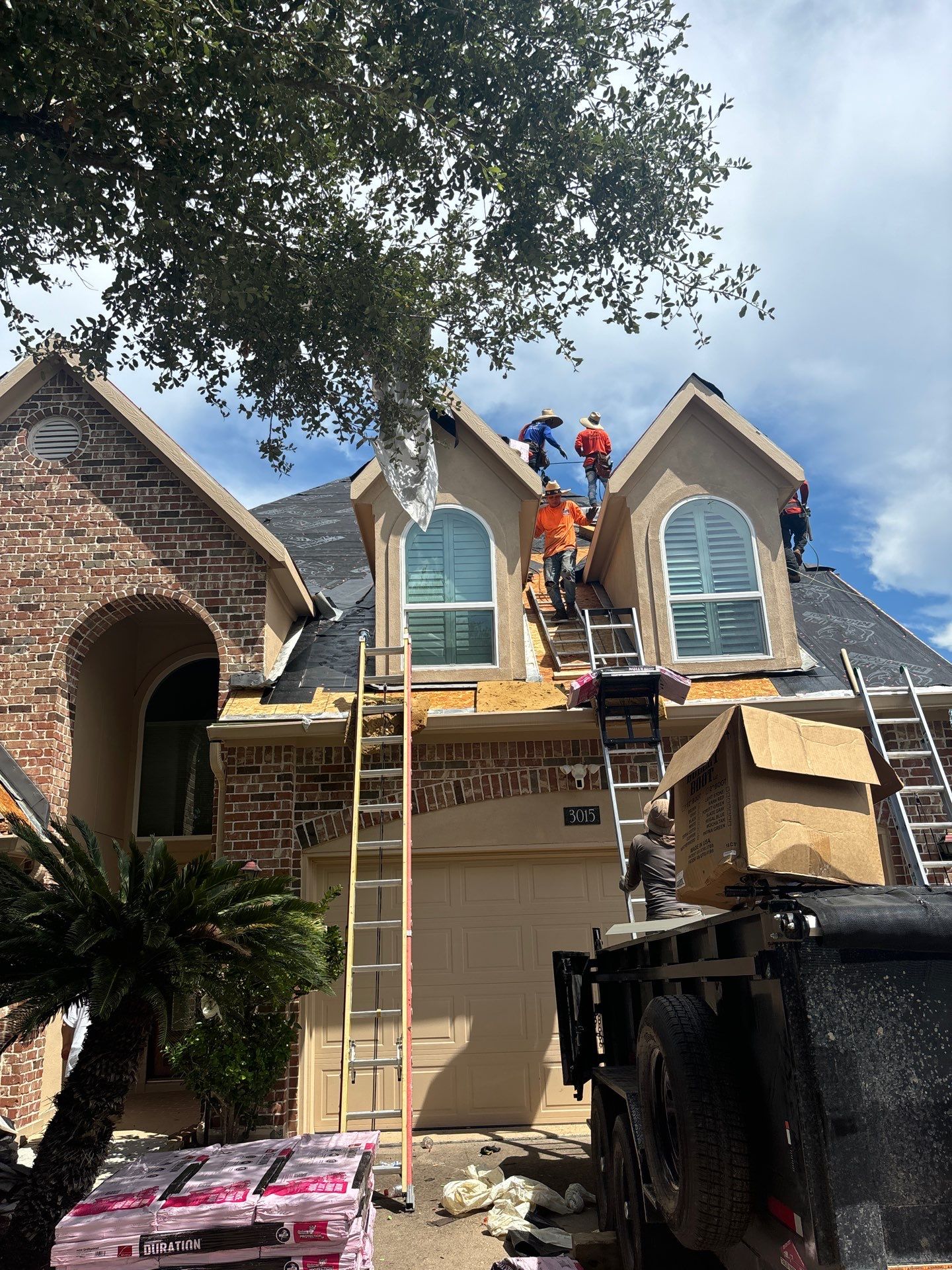 Residential Roofing Installation using Owen's Corning Duration (Lifetime) Shingles by Roof Repair Company
