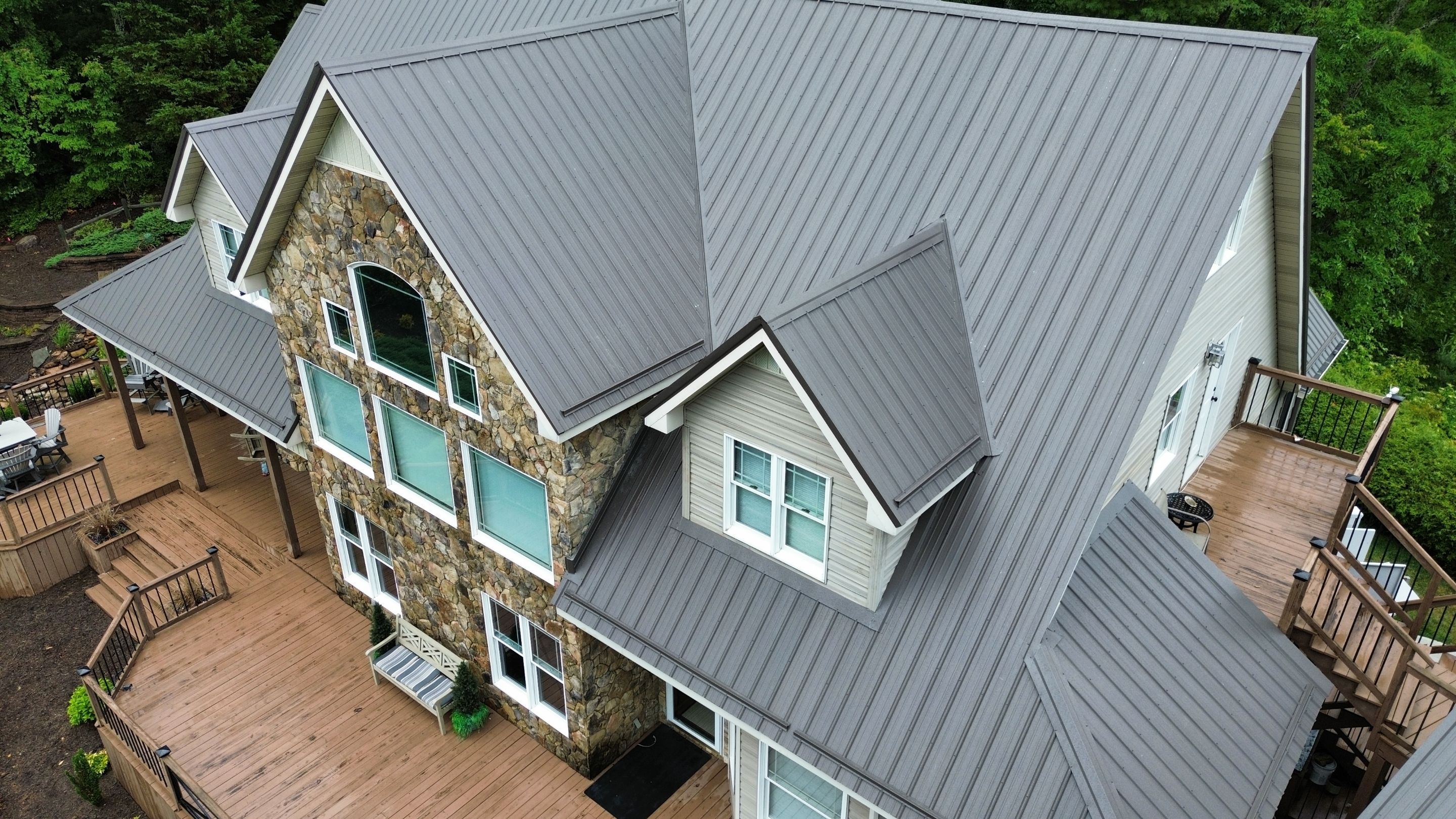 James Residence by Omnia Roofing