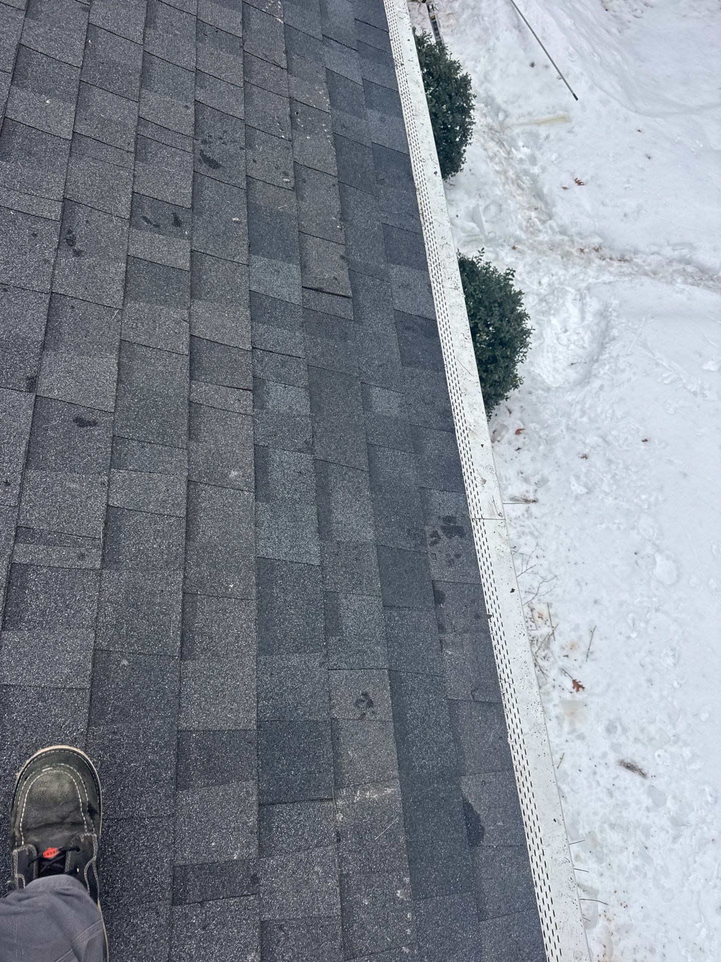 Ice Dam Removal & Snow Removal in Billerica, MA  by Mighty Dog Roofing of Greater Middlesex County