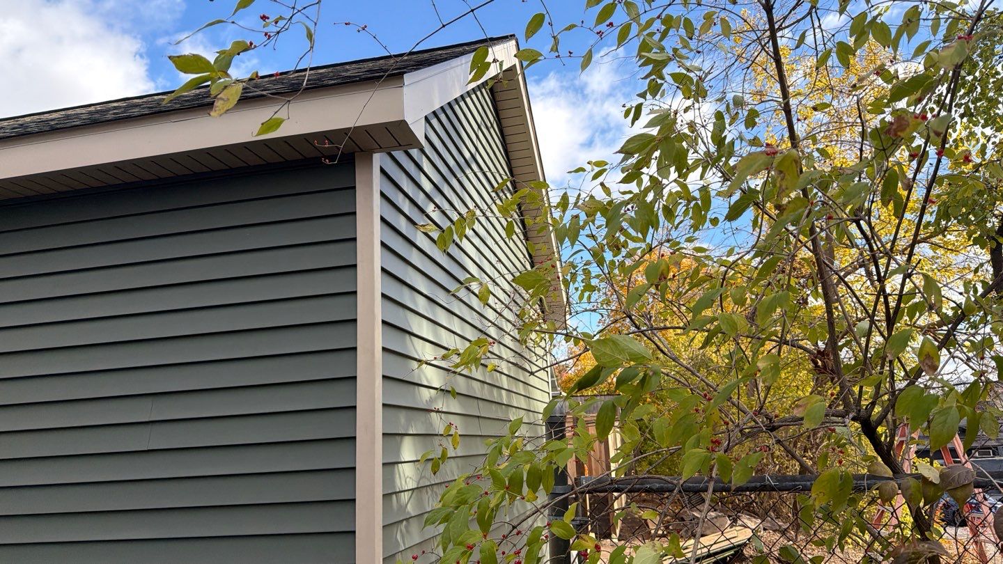 Siding Replacement using Alside Charter Oak D4.5" Deep Moss by 180 Contractors