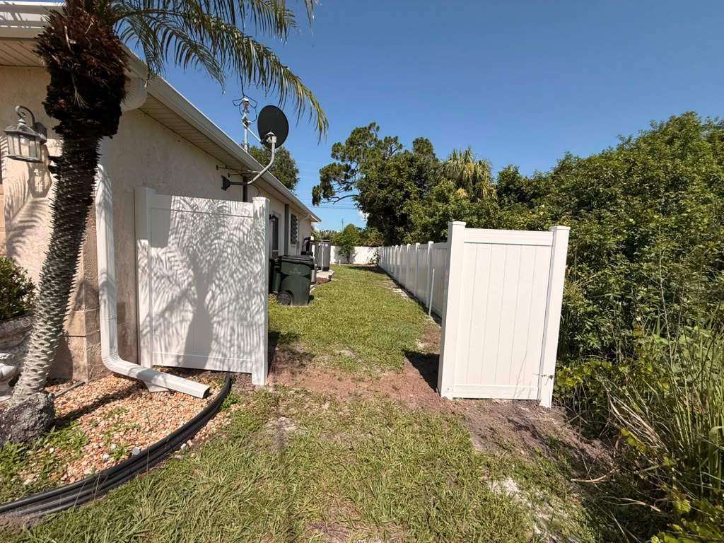 White Vinyl Privacy Fence Repair and Replacement in North Port by True Fence LLC