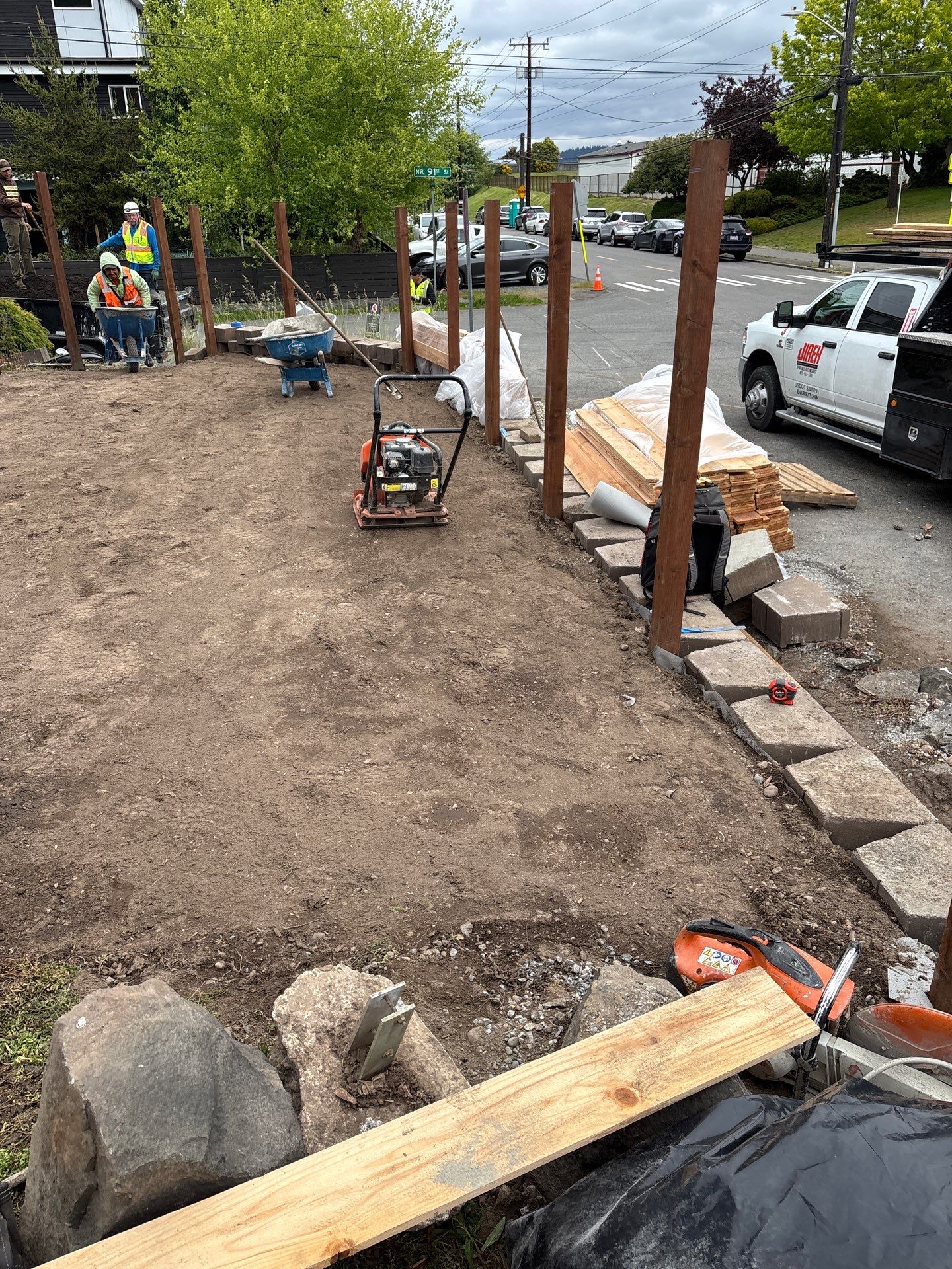 Retaining Wall & Fence Installation  by Jireh Asphalt & Concrete Inc 