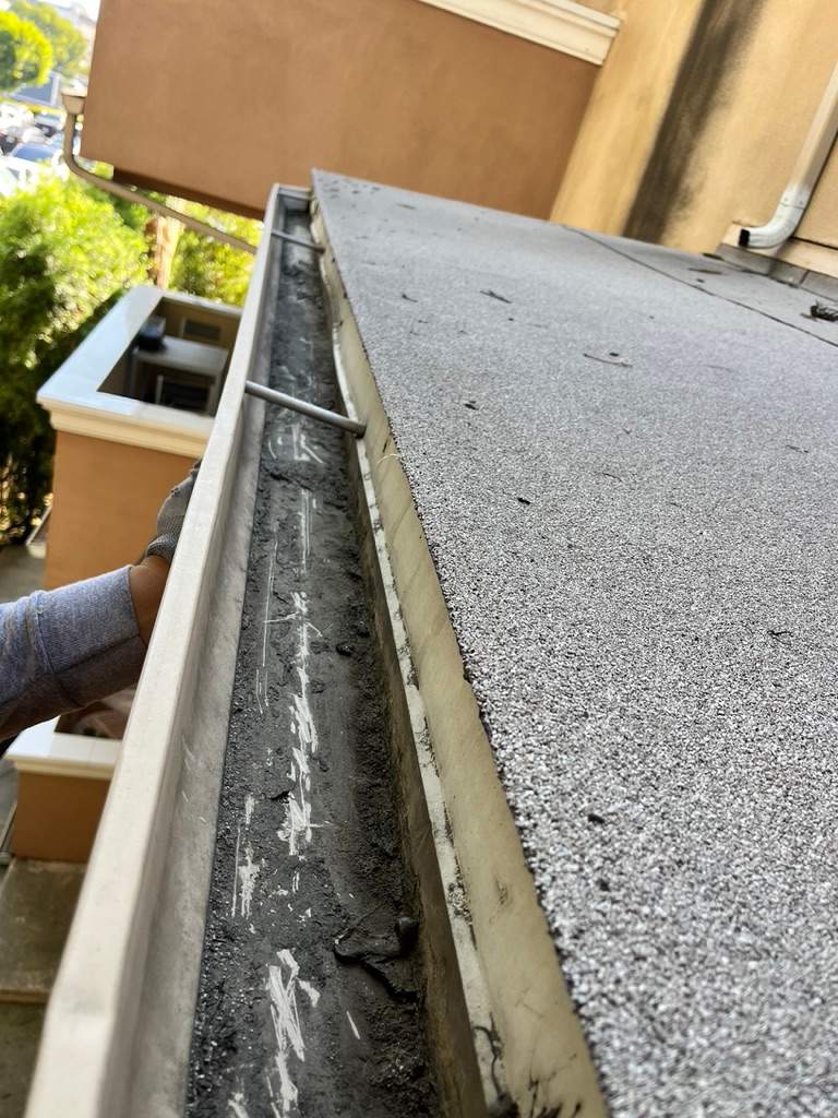 HOA Gutter Cleaning South Mentor Ave Pasadena by Palm Coast Solar Cleaning