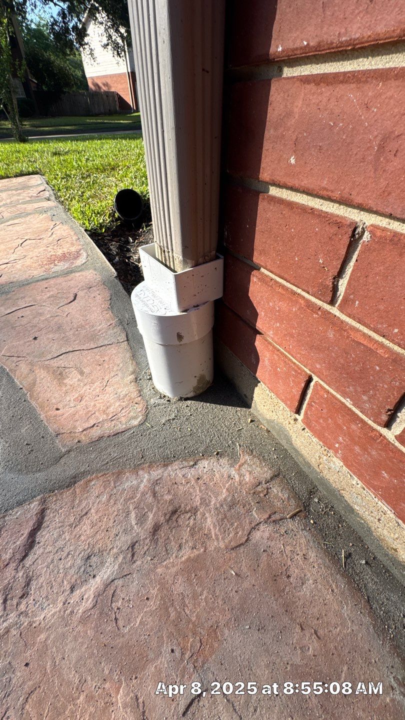 🏡 Mary Gray’s Entrance Transformation — Flagstone, Trim & Gutter Service by Texas Urban Elements