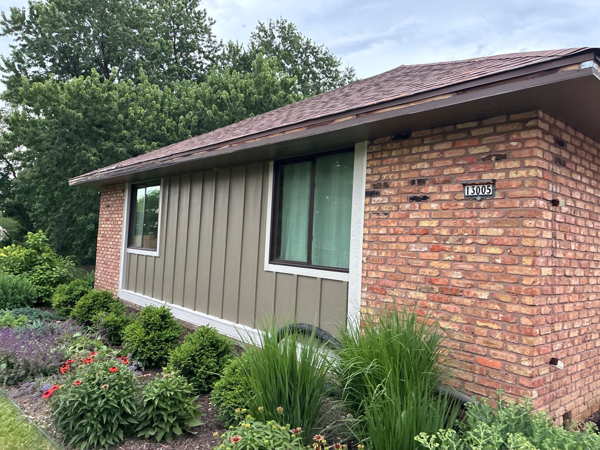 Bellevue Home Exterior Upgrade with James Hardie Siding and Windsor Windows by Carps Complete Exteriors