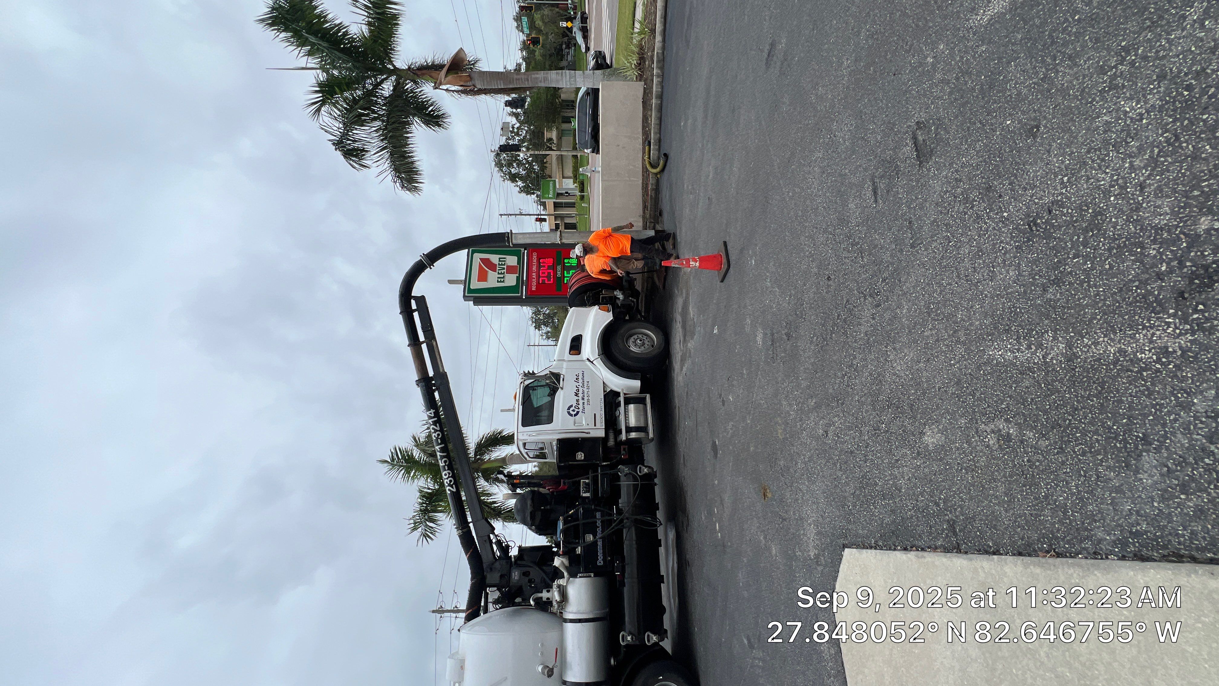 St. Petersburg 7-Eleven Stormwater System Cleaning by APS Power & Water