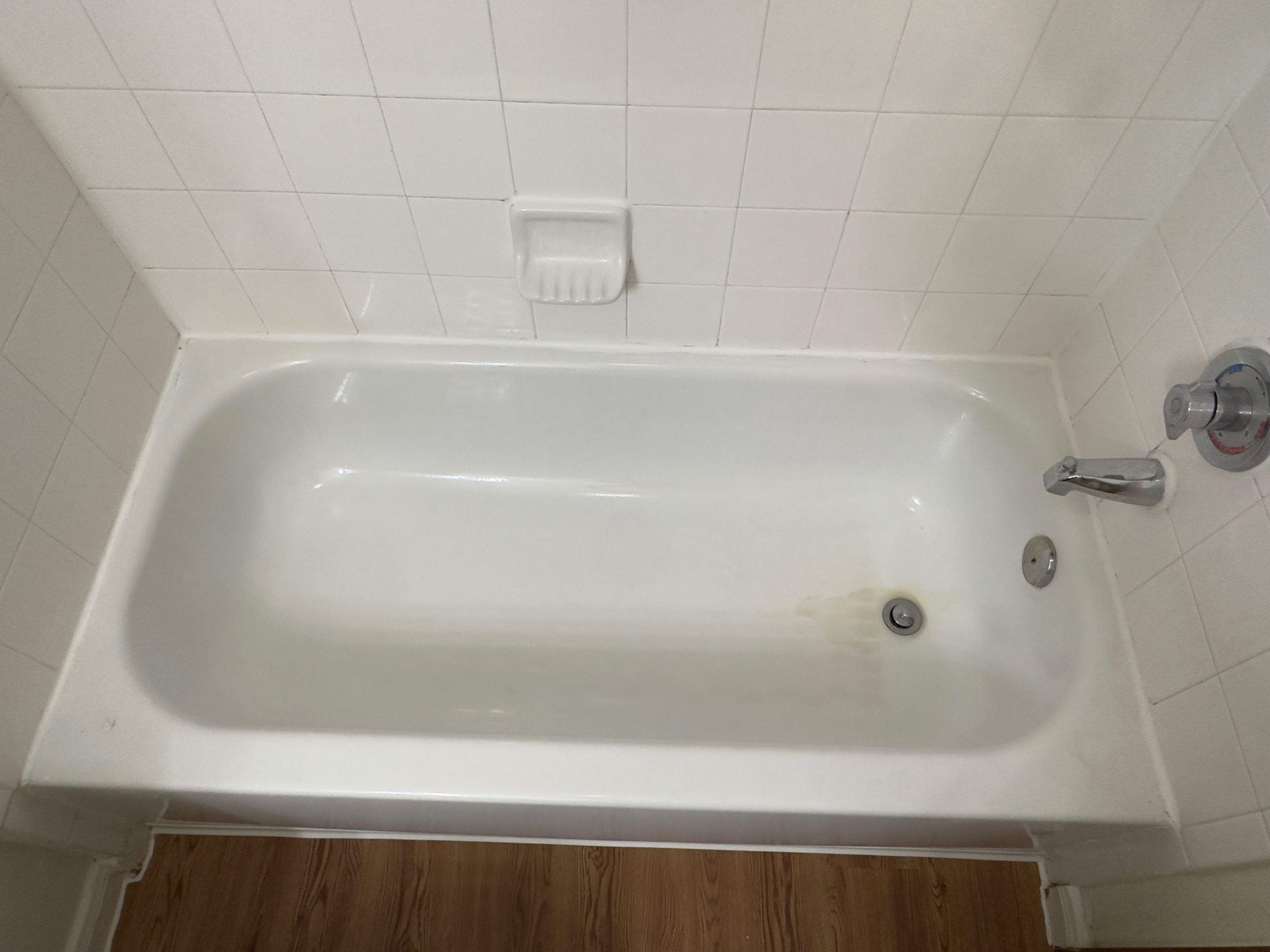 Bathtub Deep Clean by Surface Experts - Cypress / North Katy