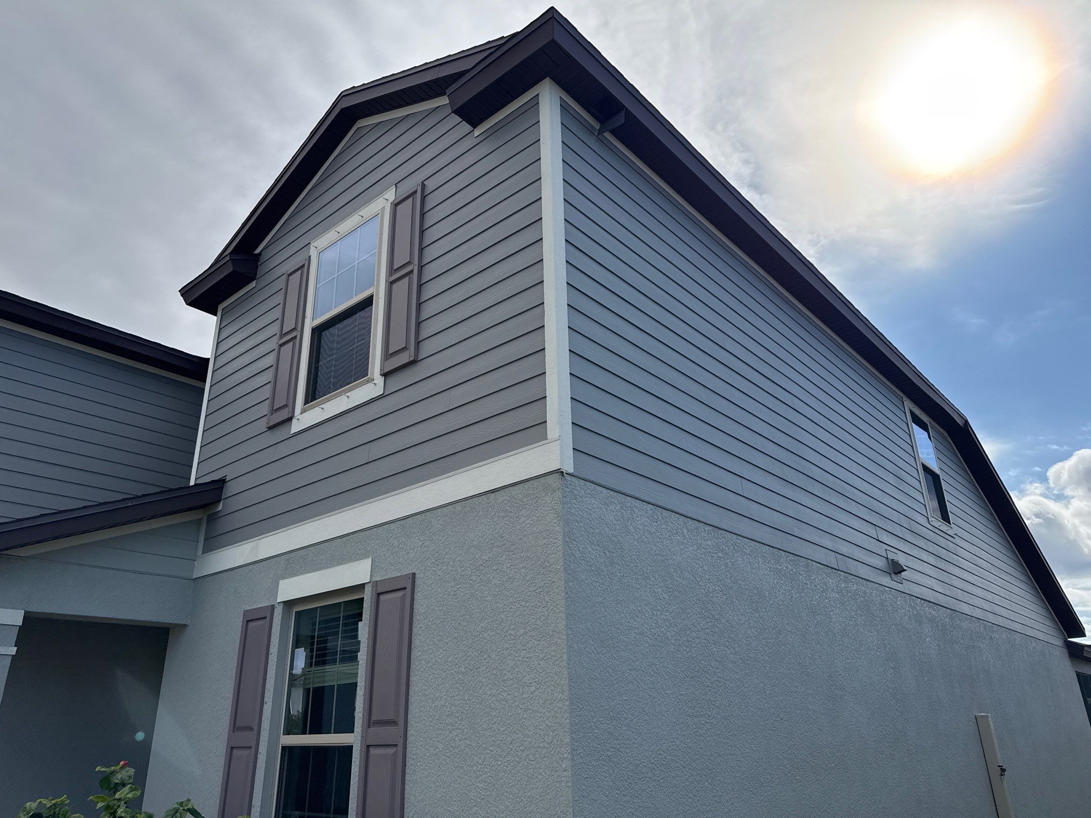 House Wash & Driveway / Sidewalk Cleaning by Sunshine AquaWash