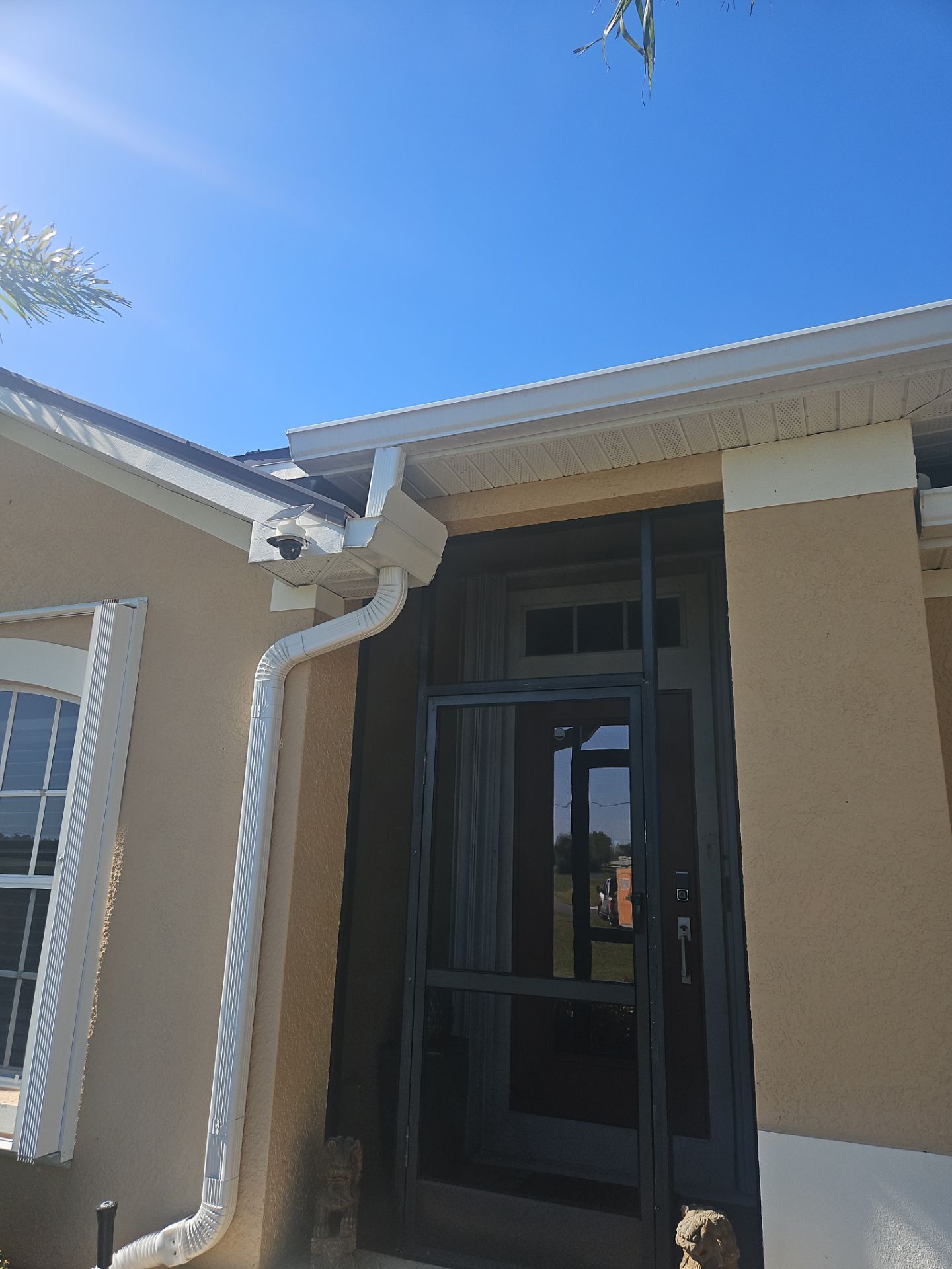White 6 Inch Seamless Gutters using K-Style Seamless Gutters in Punta Gorda FL by Gutter Professors