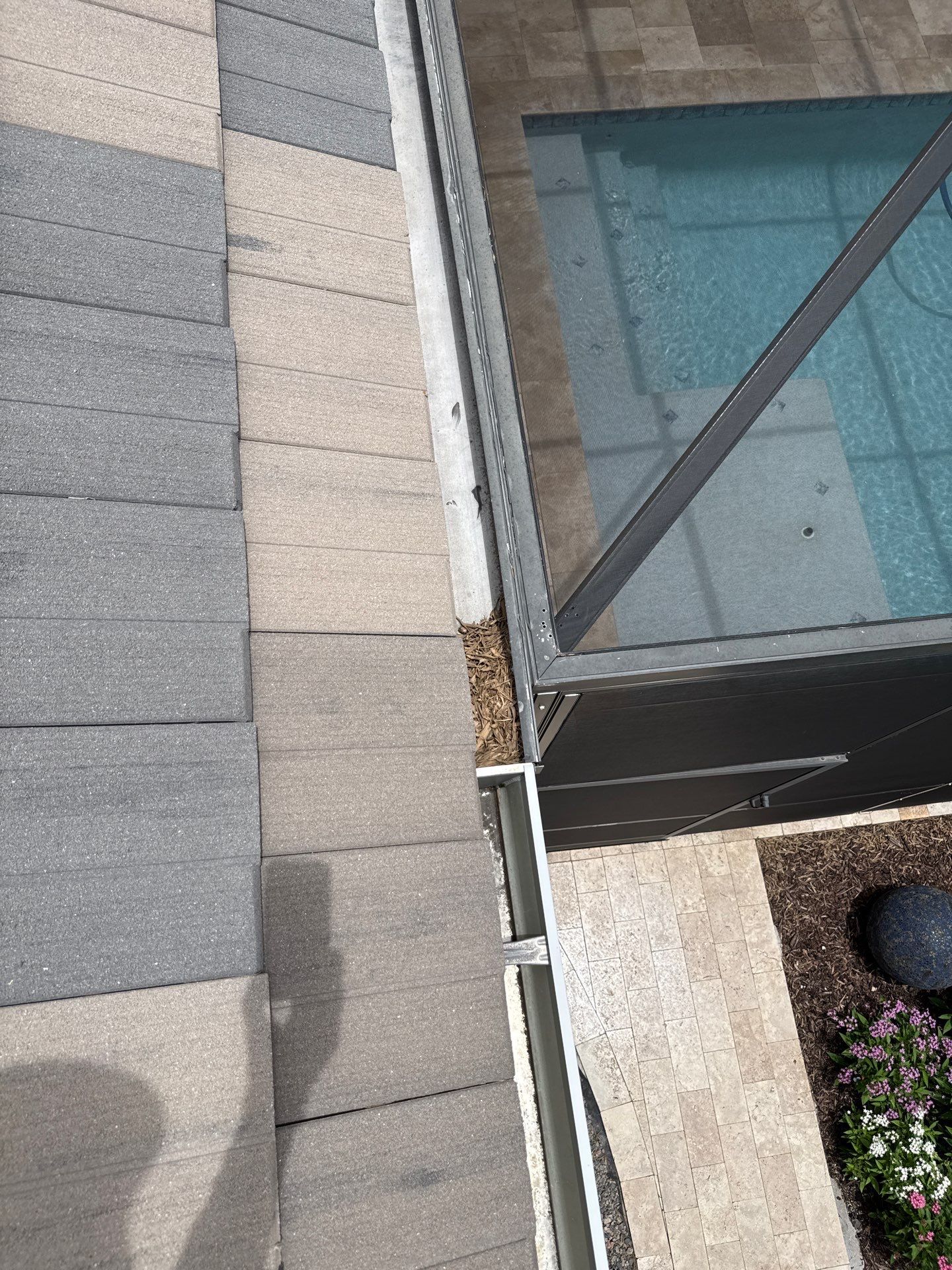 Gutter Cleaning in Winding River Community – Bradenton, FL by Sunshine AquaWash