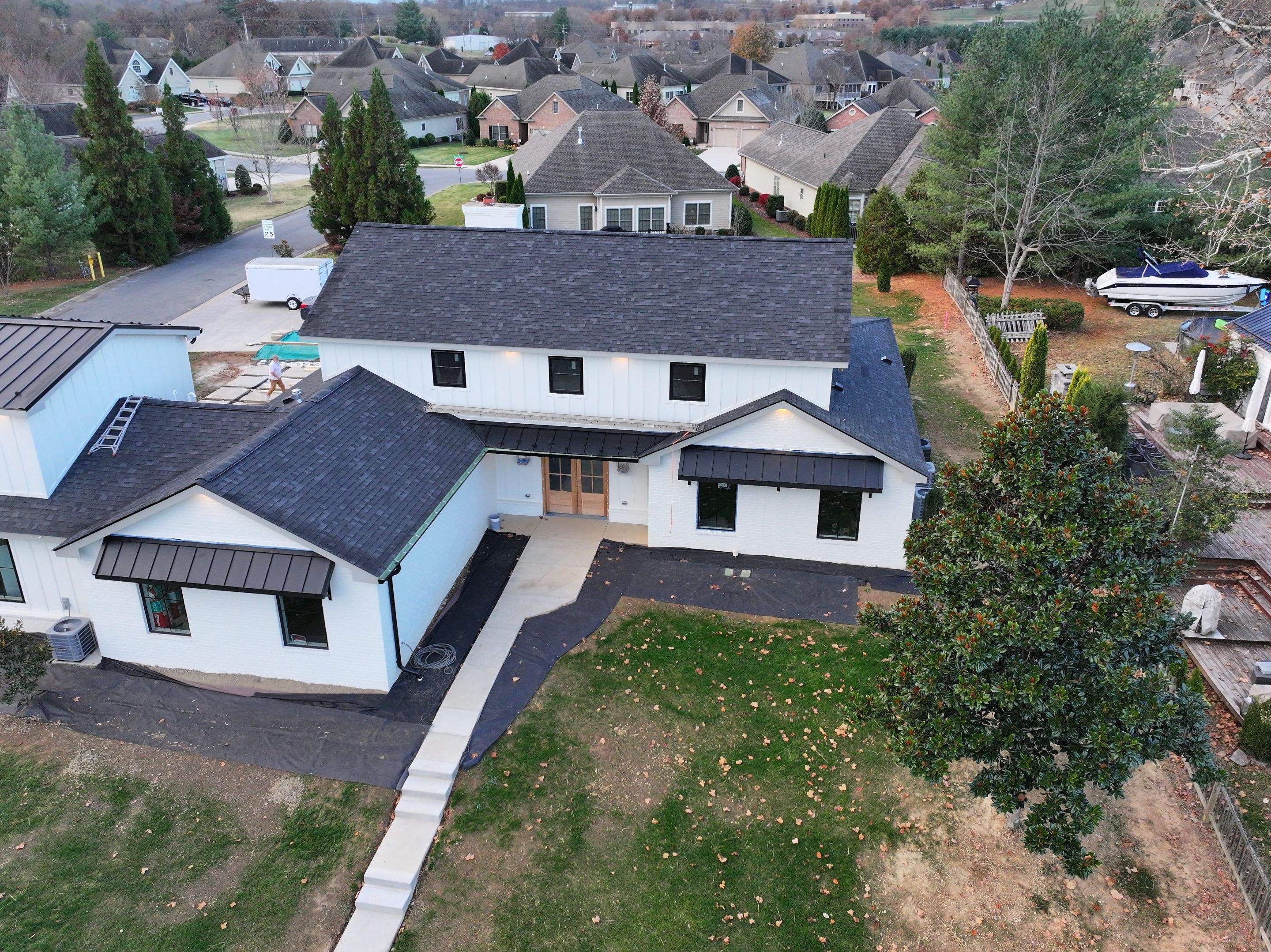 Miller Residence by Omnia Roofing