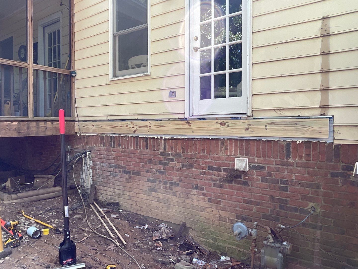 Oak Leaf Circle - Deck Installation  by Pillar and Pine