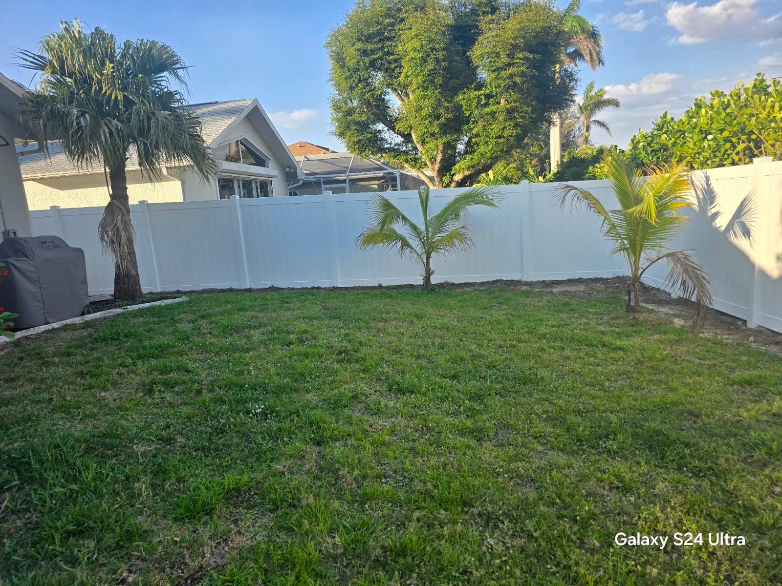 Full Residential Vinyl Privacy Fence Installation in Cape Coral by True Fence LLC