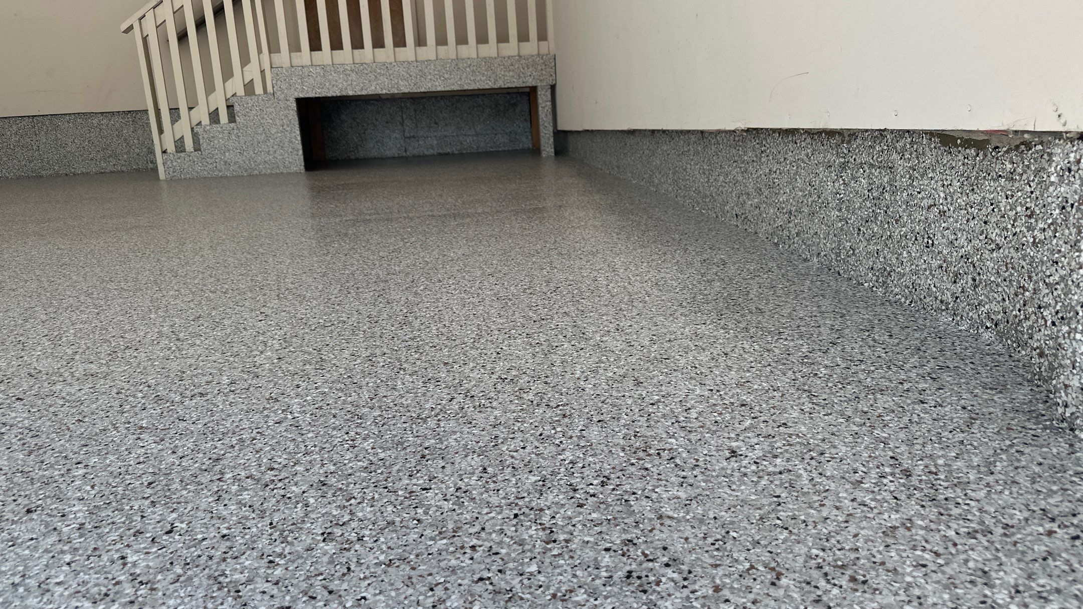 Suzie S. got a new Coyote flake floor  by Banner Garage