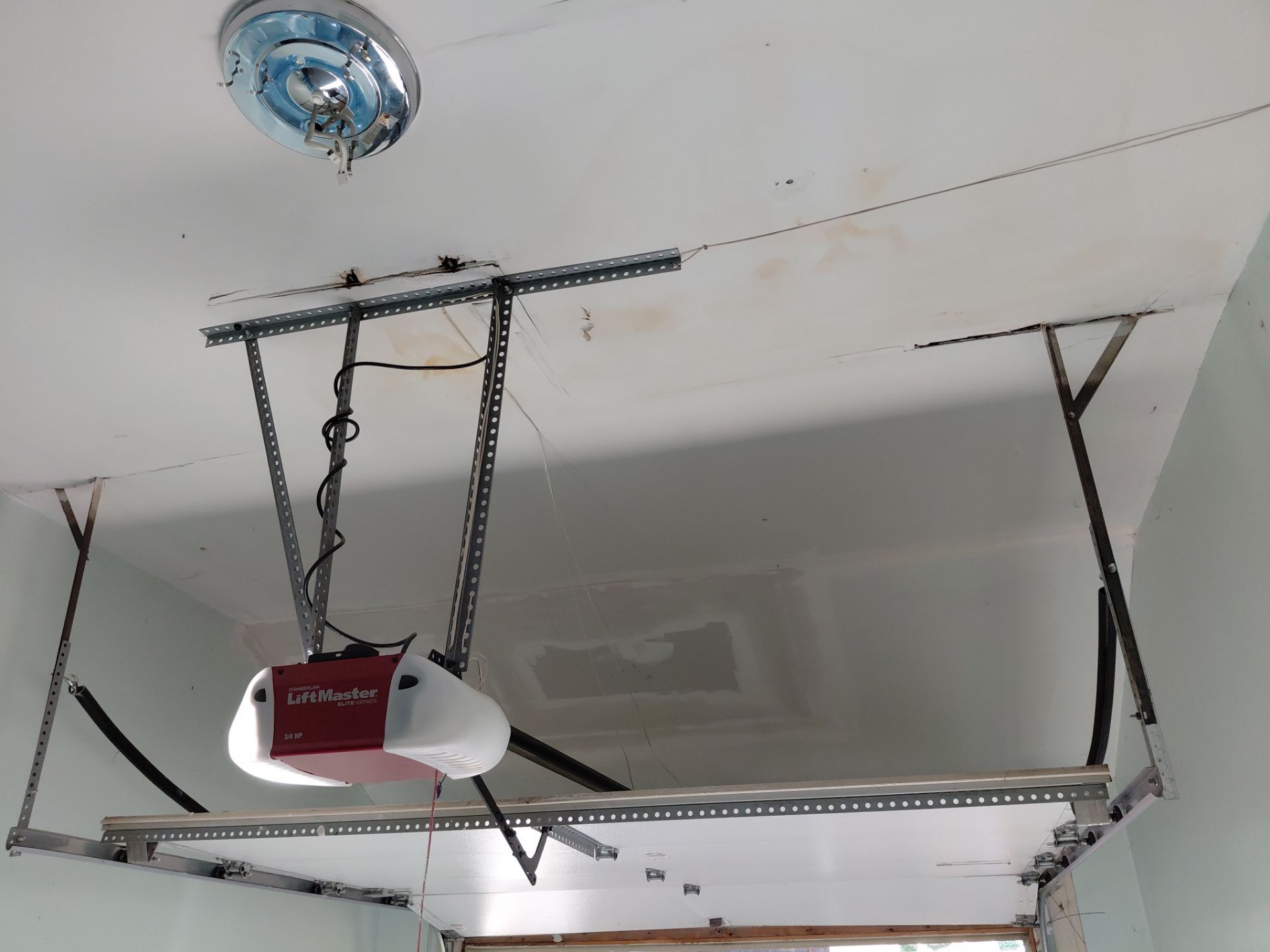 Alexandria: Residential Roof with CertainTeed Landmark Pro in Max Def Burnt Sienna by RM Banning, Inc.