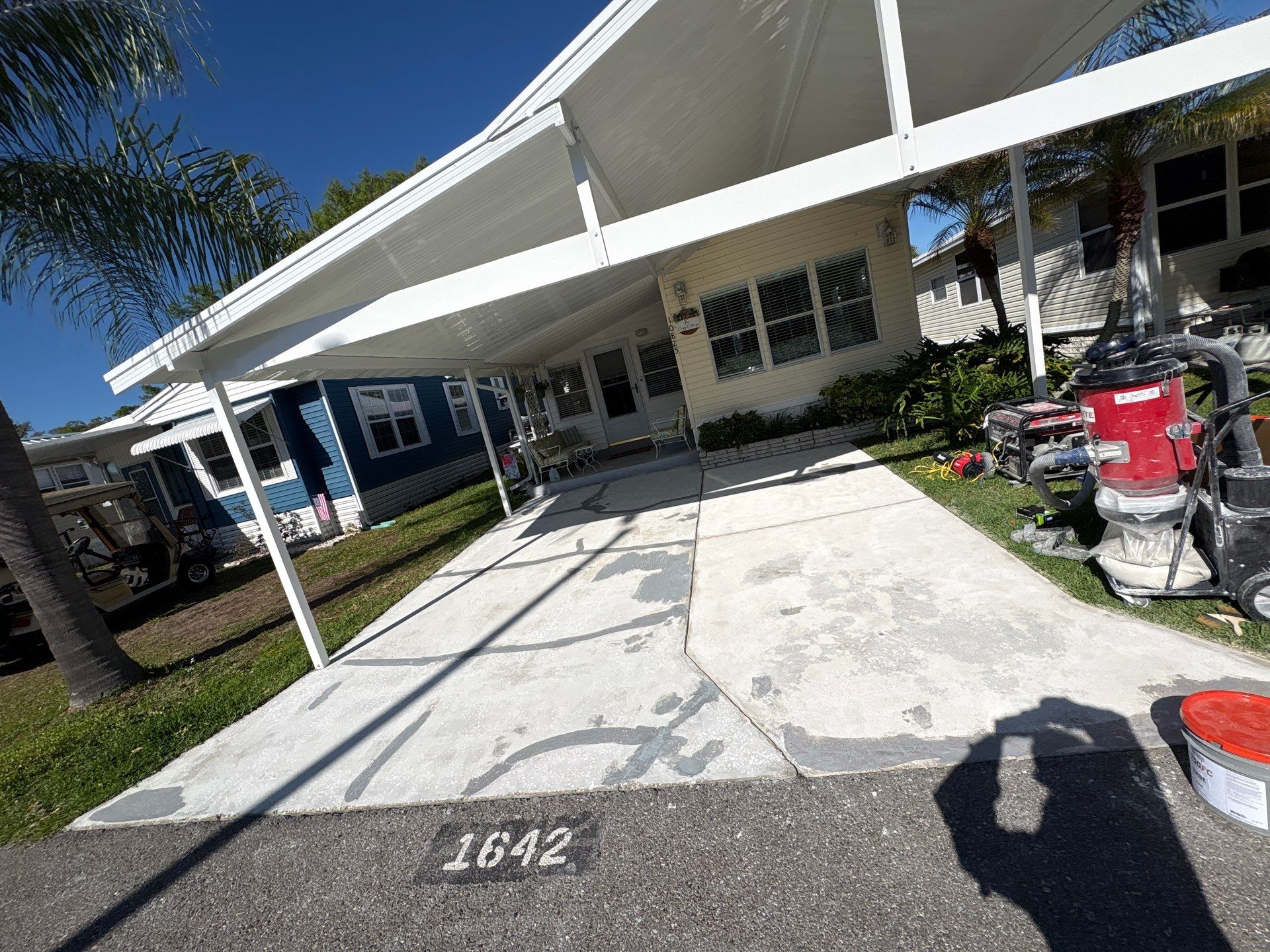 Riverview, FL Driveway Concrete Coating by Performance Floors & Coating