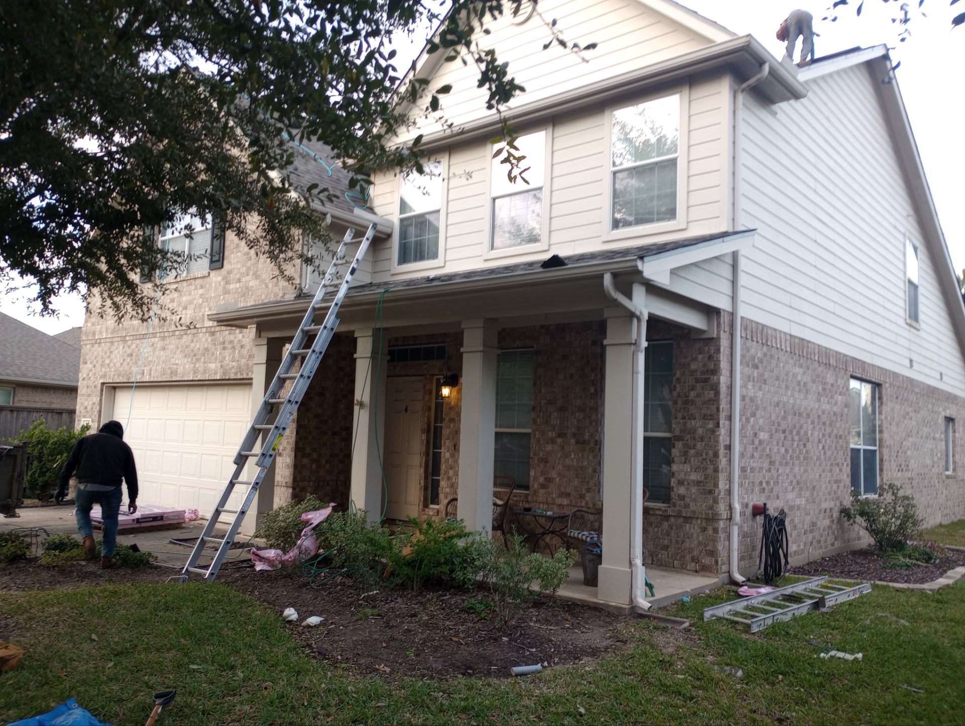 Residential Roofing Installation using Owen's Corning Duration (Lifetime) Shingles by Roof Repair Company