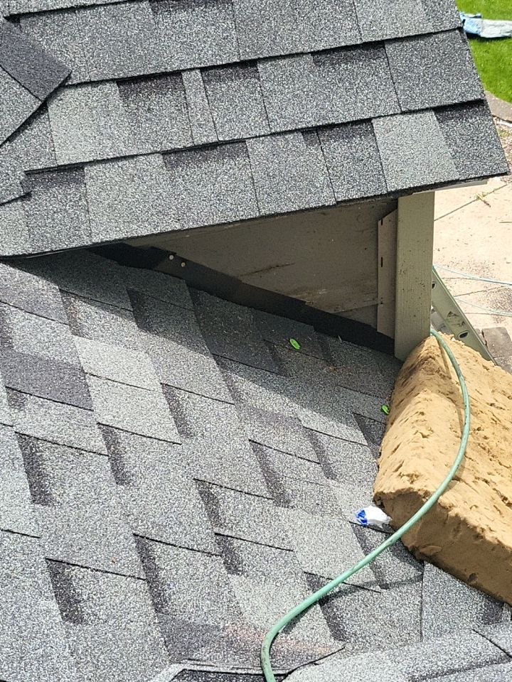 ATLAS PINNACLE COLOR: HEARTHSTONE DRIP EDGE: WHITE by Eagle Eye Roofing