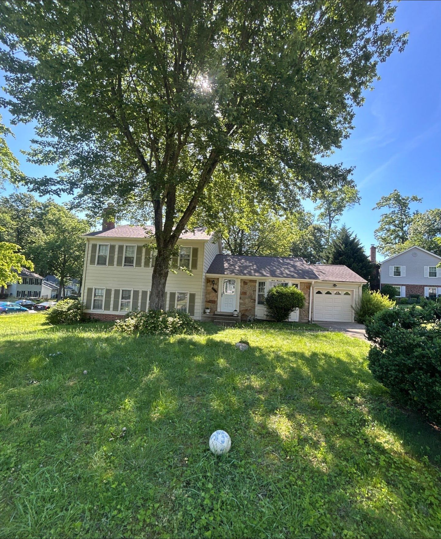West Springfield: Residential Roof Replacement with CertainTeed Landmark in Heather Blend by RM Banning, Inc.