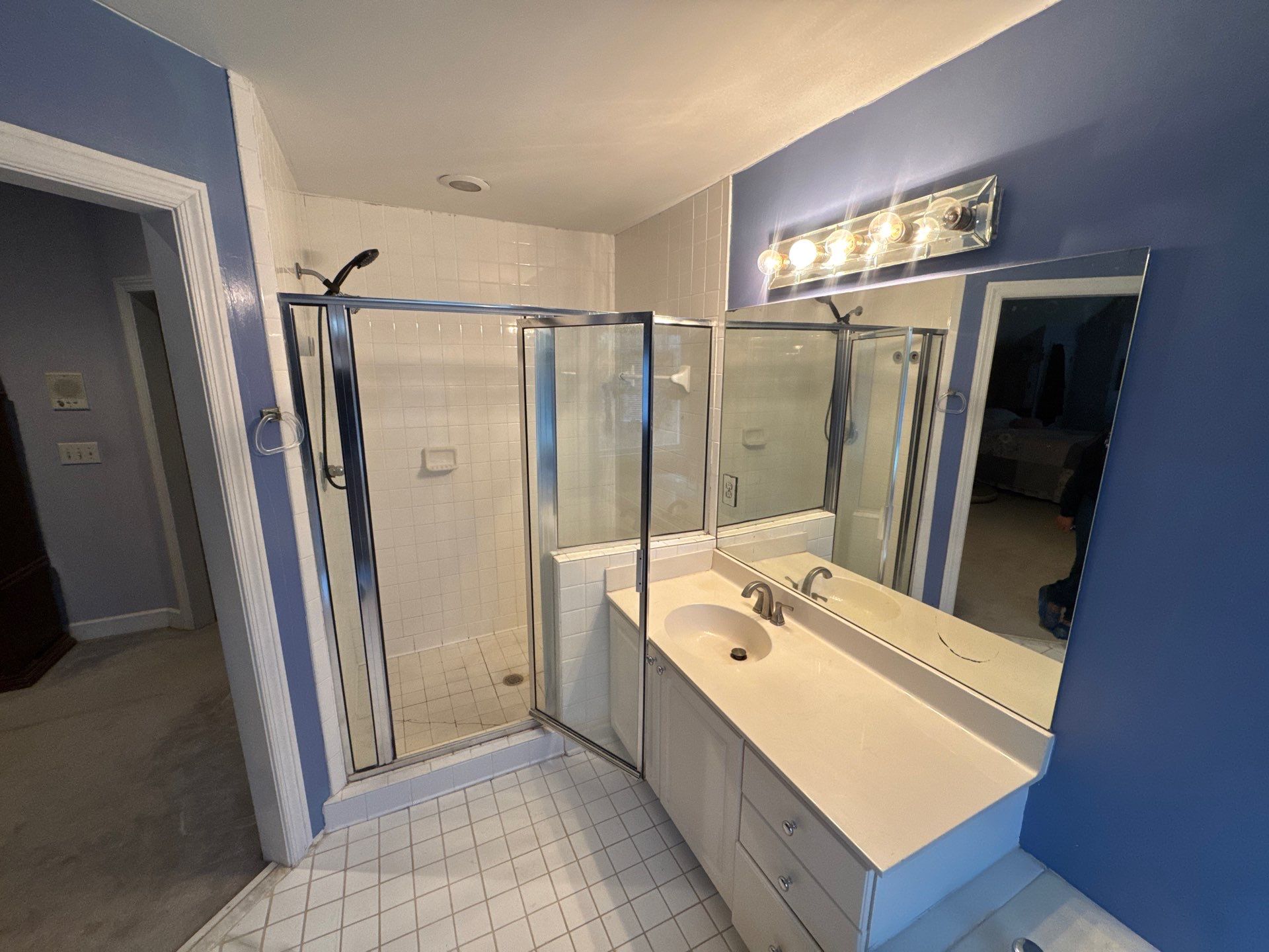 Master bathroom renovation by Prudencio