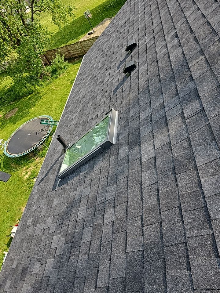 ATLAS PINNACLE COLOR: BLACK SHADOW by Eagle Eye Roofing