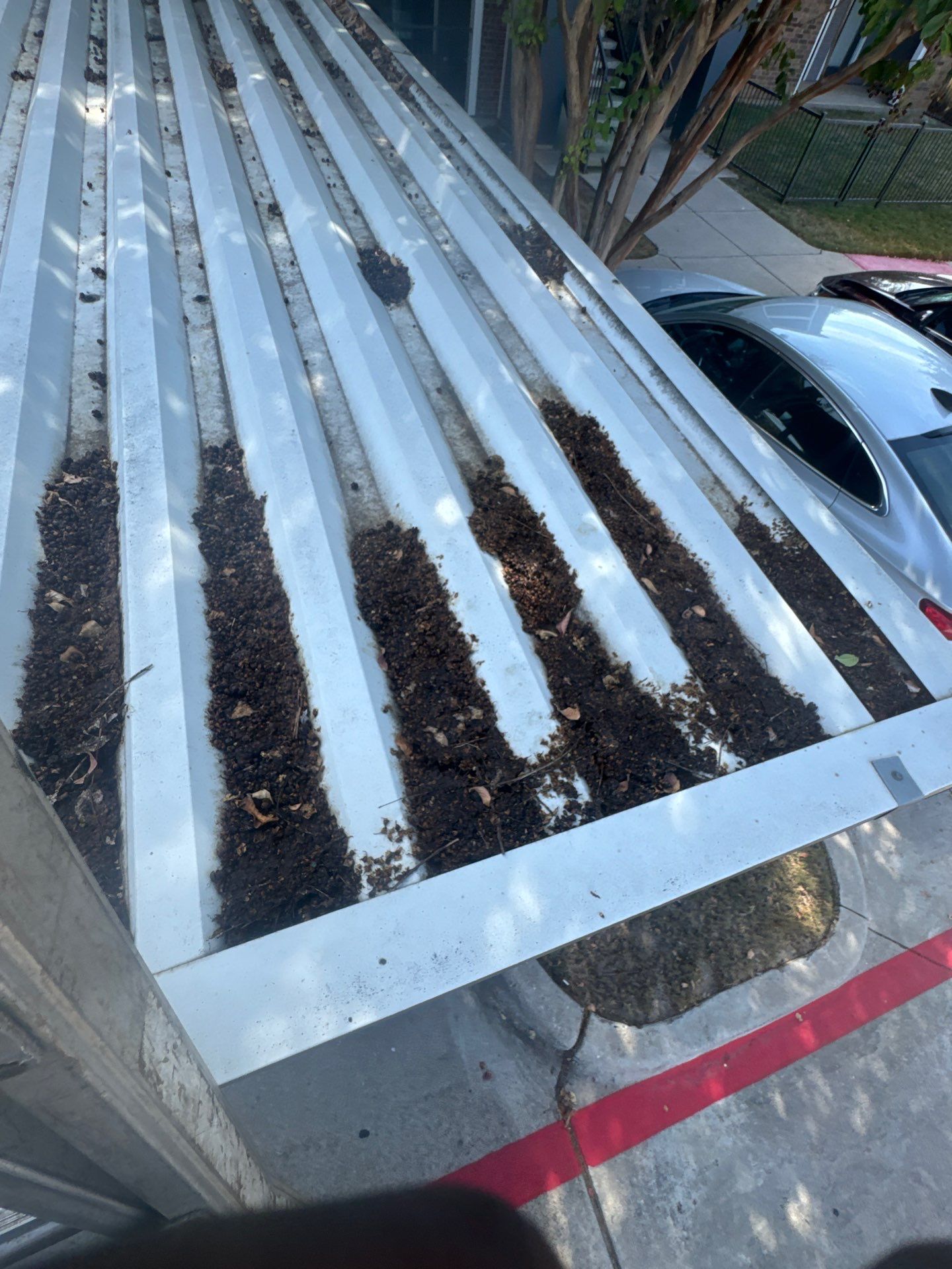 HOA gutter cleaning before