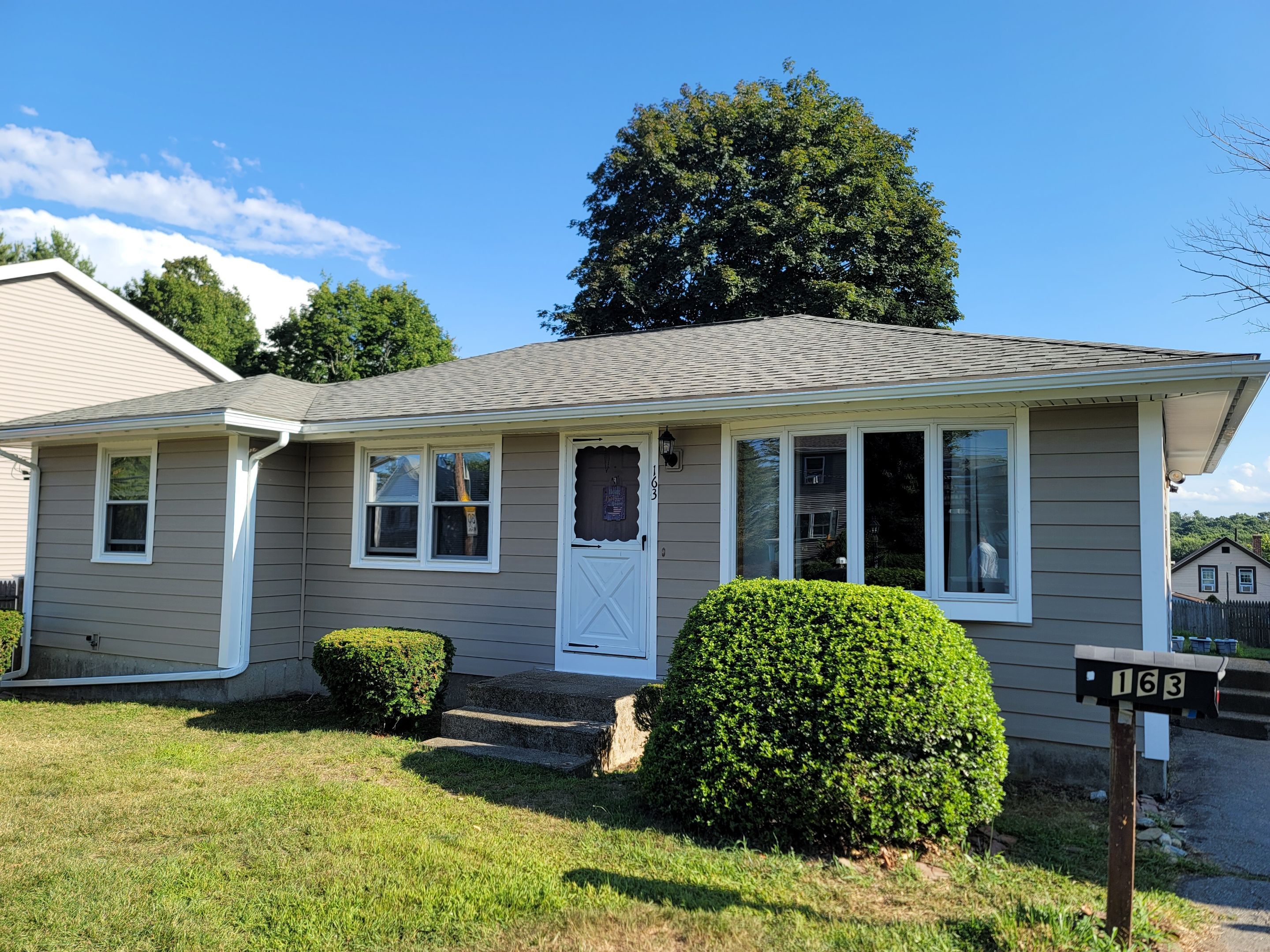 Siding Installation using Everlast Composite Siding by UBrothers Construction