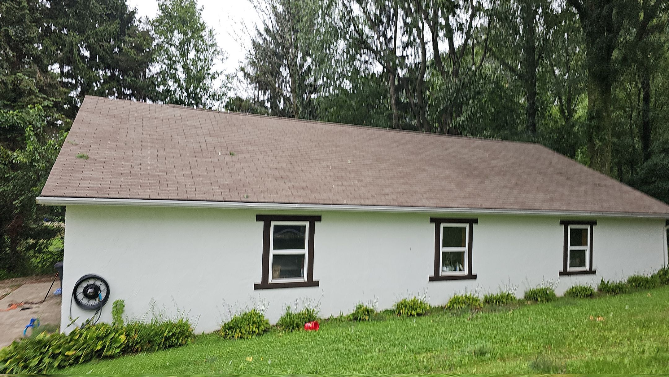 ATLAS PINNACLE COLOR: BLACK SHADOW by Eagle Eye Roofing