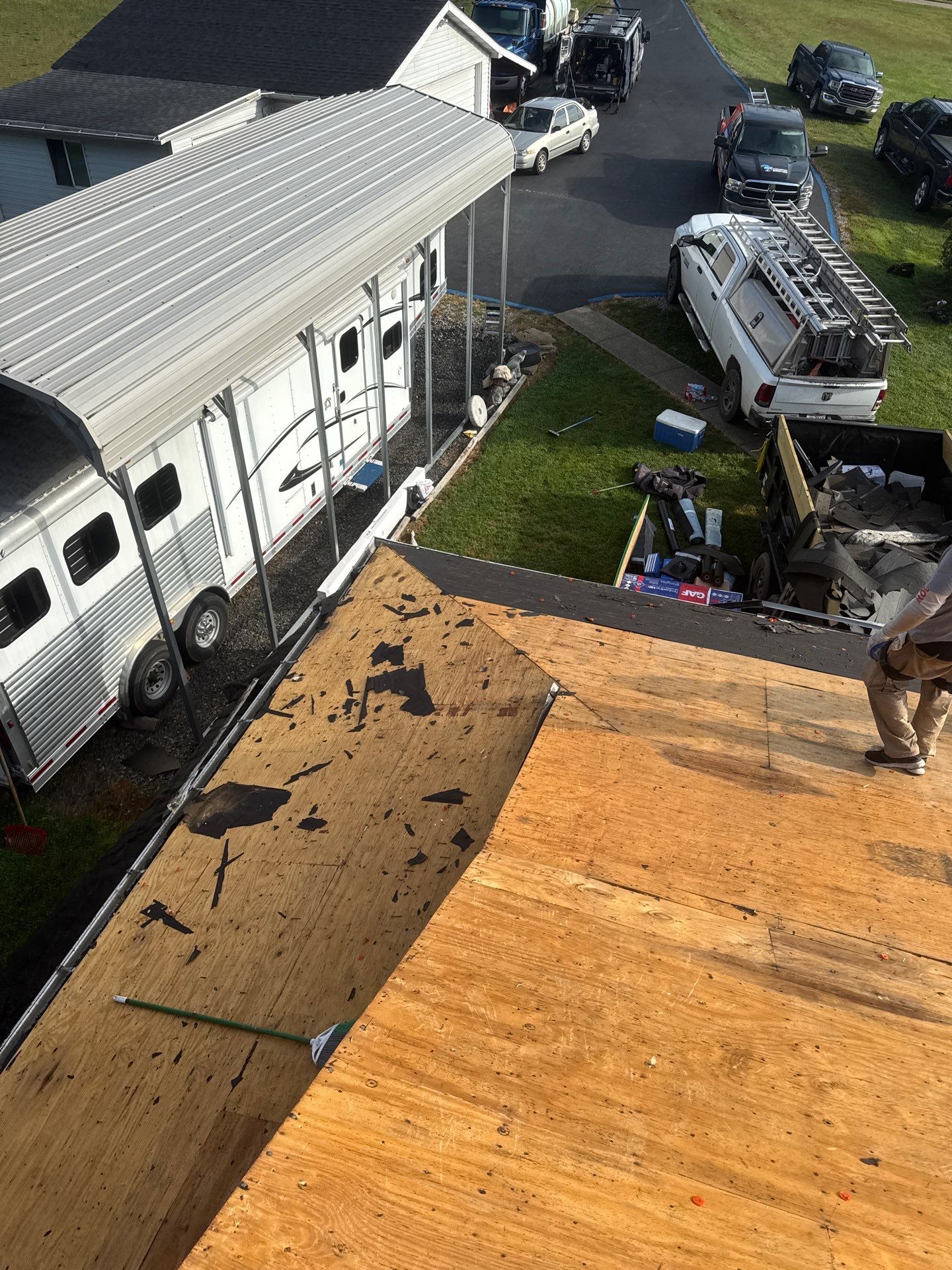 Residential Roofing Installation using GAF Timberline HDZ Charcoal by Rainstoppers Roofing