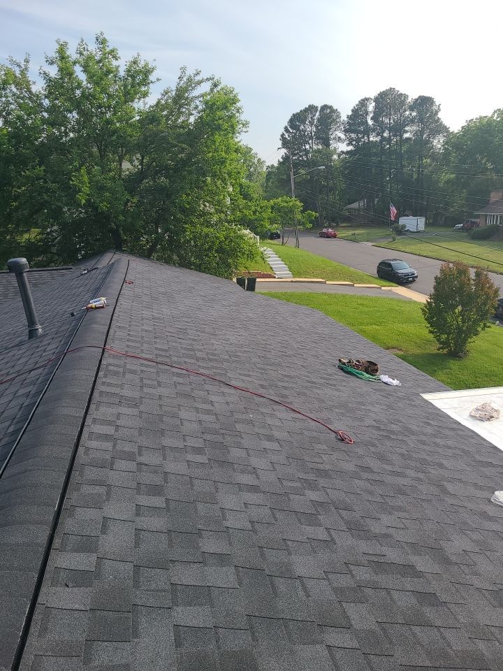 Manassas: CertainTeed Landmark Pro Designer Shingles in Max Def Moire Black by RM Banning, Inc.