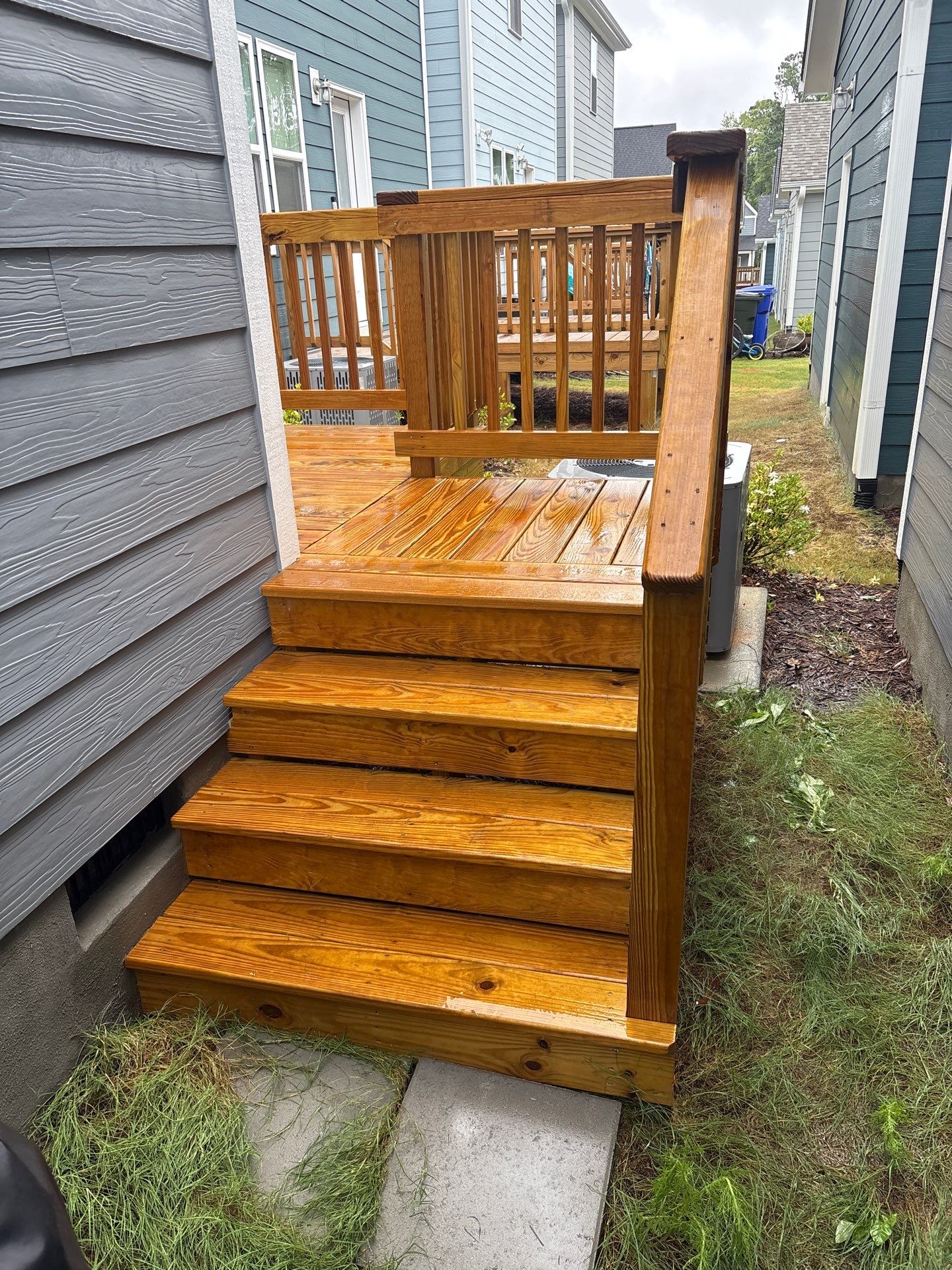 Wood Deck using Wood Sealant by DuraSeal