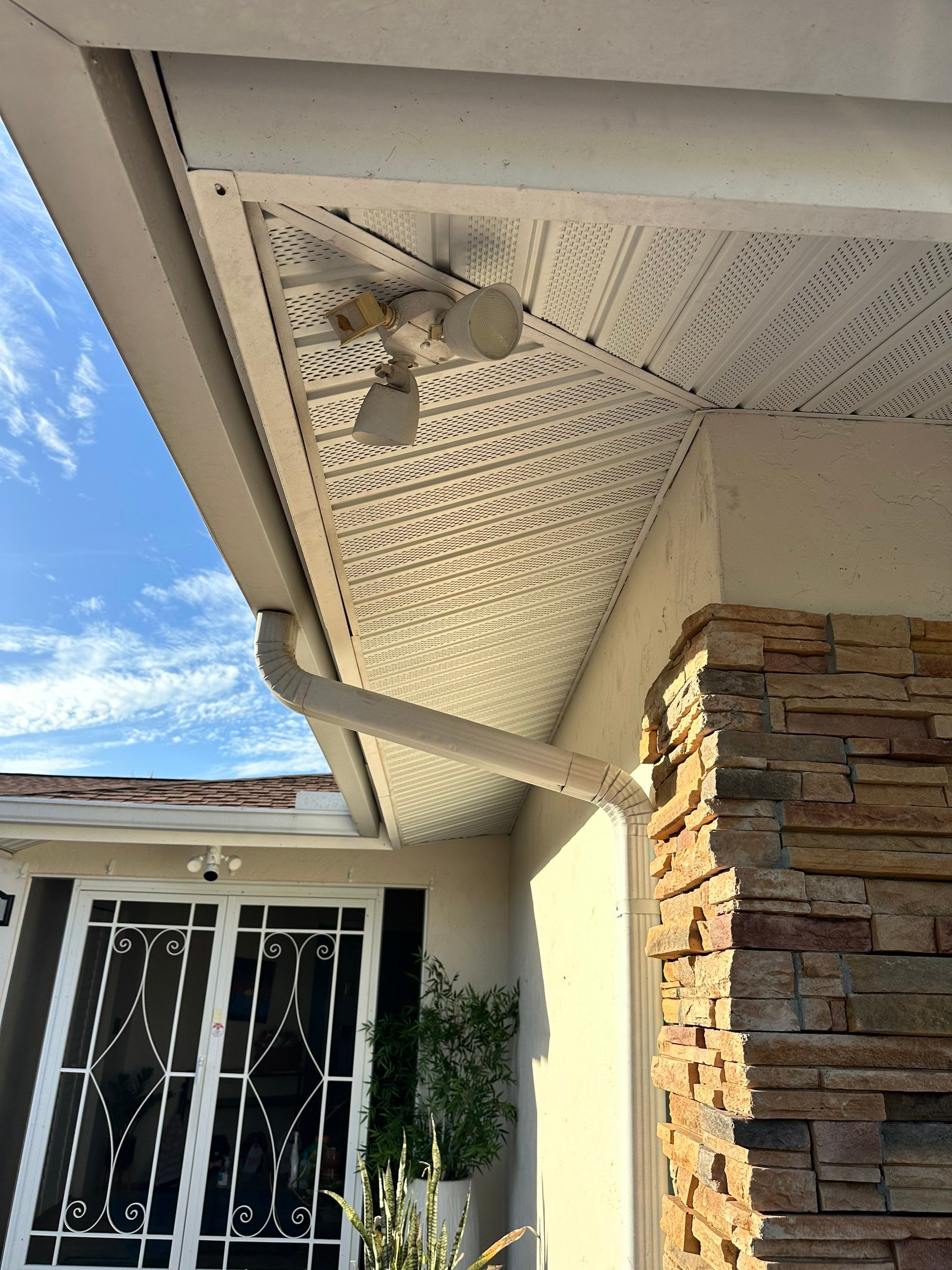 Soffit and Fascia Installation in Sarasota FL by Gutter Professors